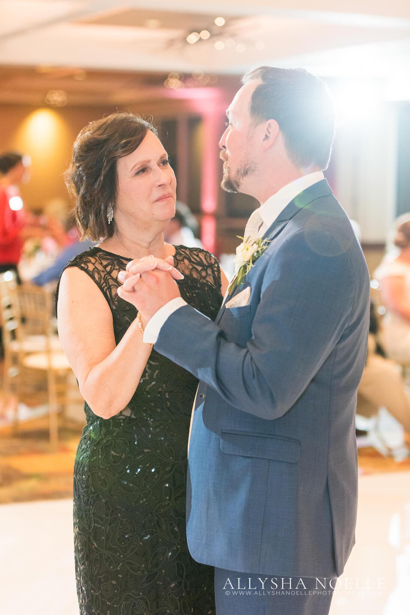 Wedding-at-River-Club-of-Mequon-878