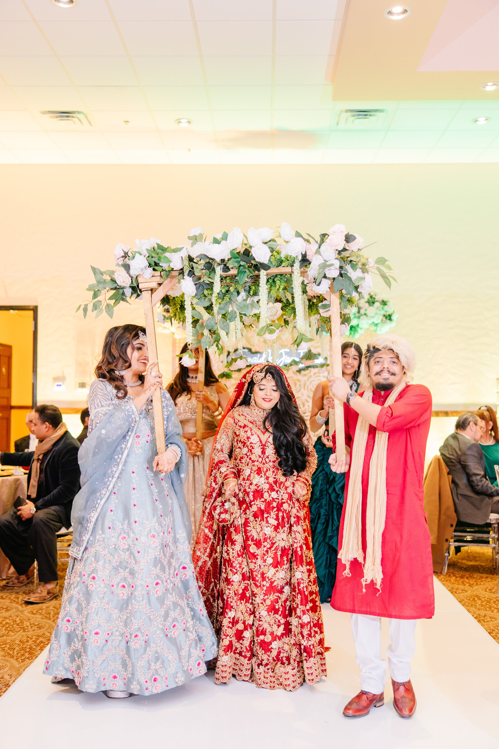 Bride-grand-entry-crystal-banquet