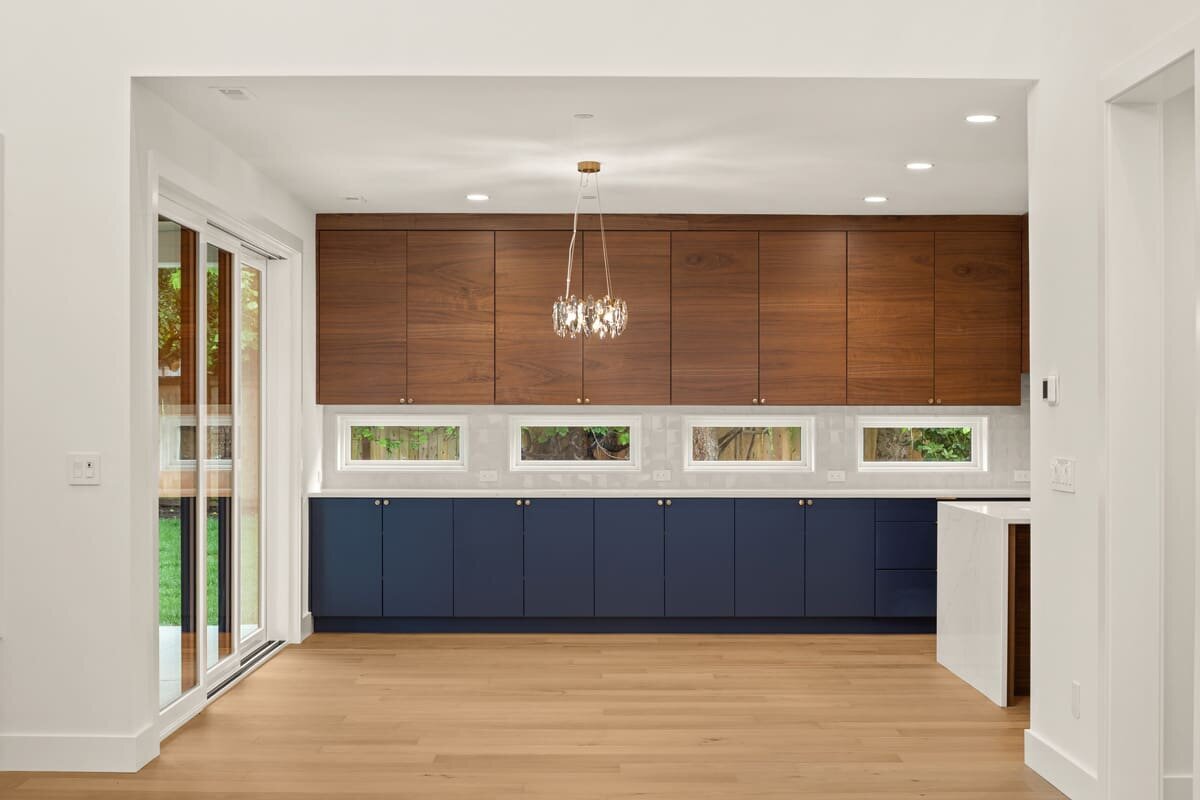 Livingston-Custom-Homes-West-Kelowna-Spec-Build-Backyard-Entry