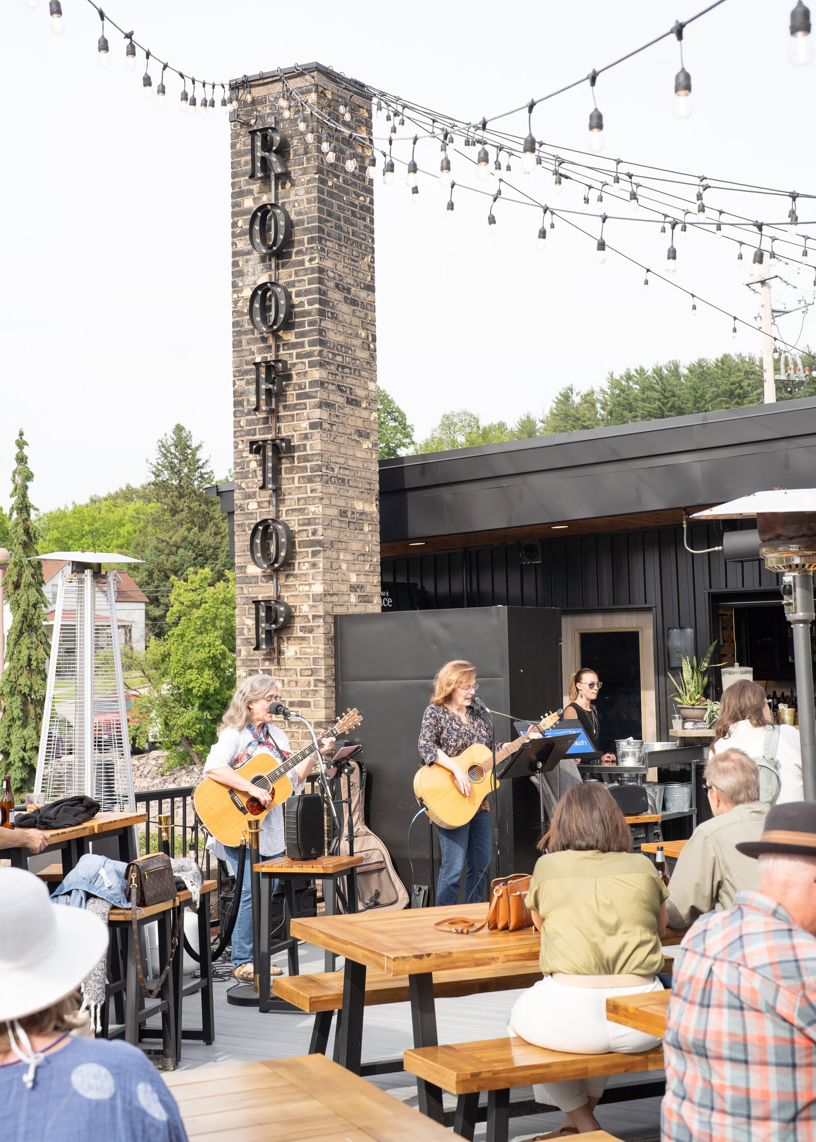 sandstone terrace live events in Iron Mountain Michigan