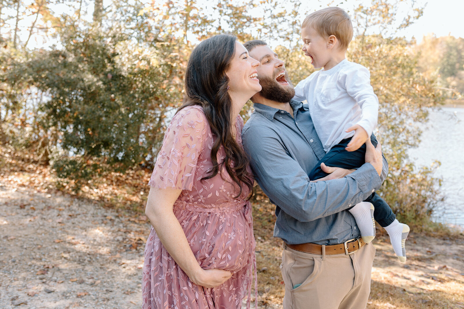 playful-family-maternity-photographer (6)