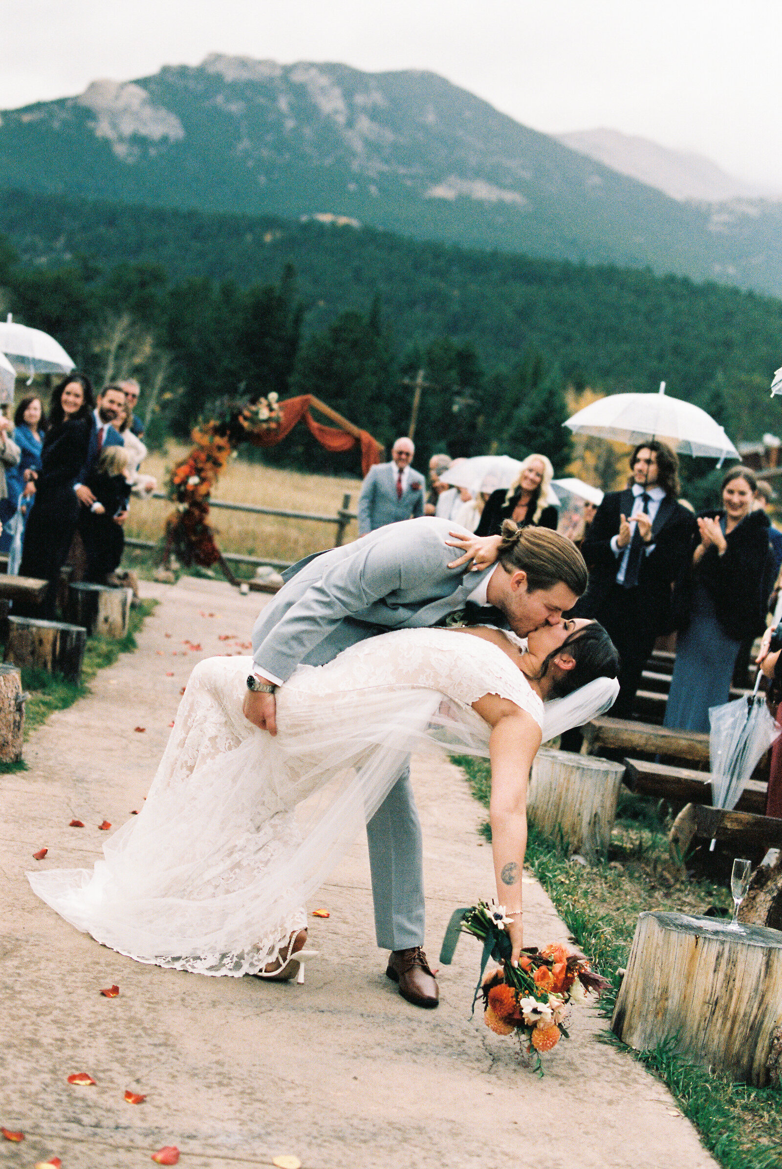 MENIQUEKOOSPHOTO-AMBER & HUNTER WEDDING FILM-077