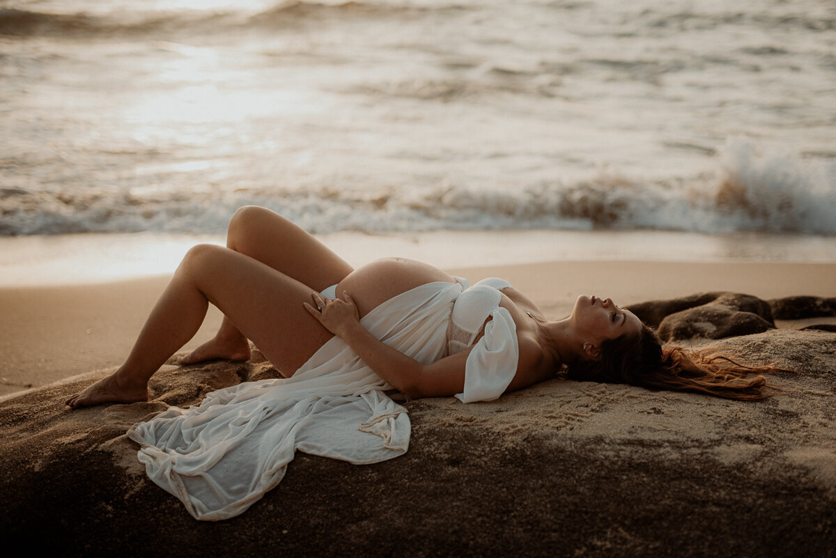 DSC_8274sydney maternity photographer pregnancy belly shoot beautiful beach pregnancy photo46