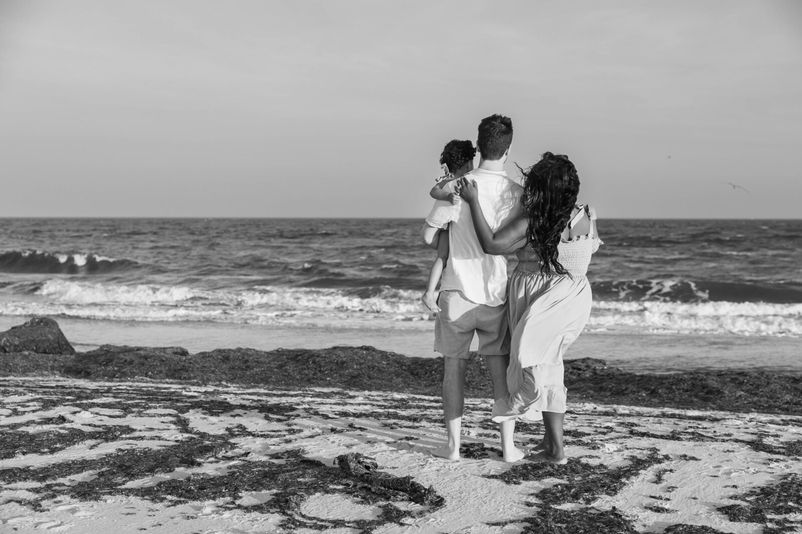 BLACK AND WHITE BEACH PICTURE