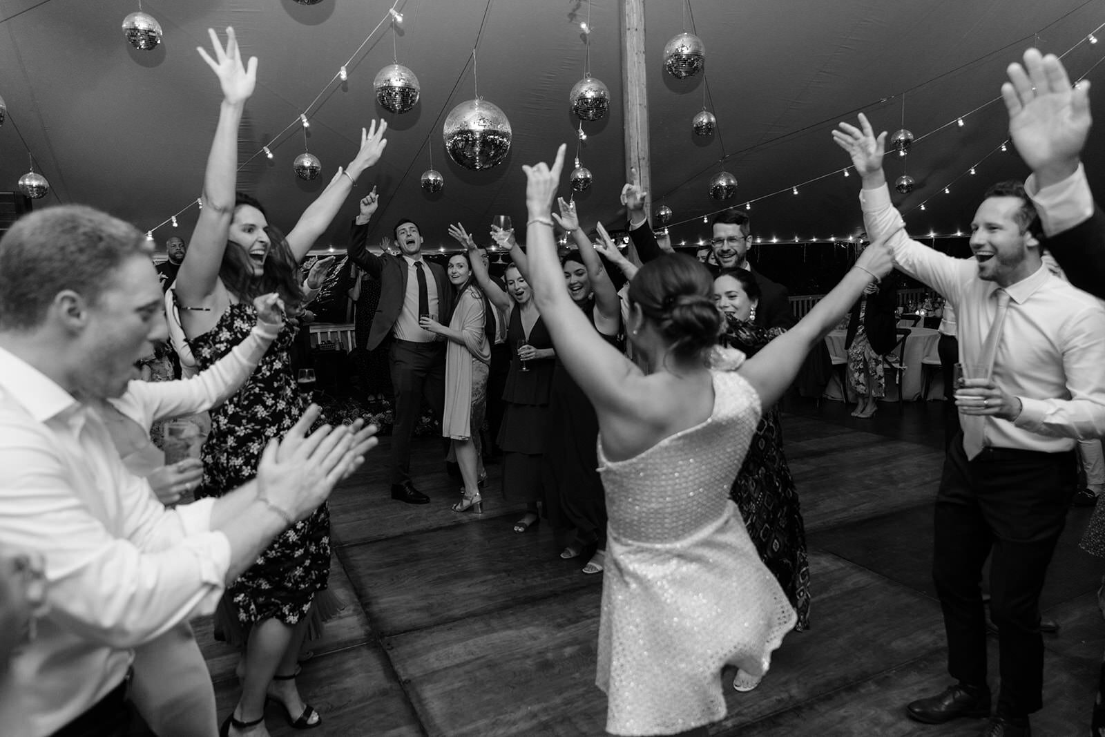 Hannah + Mike - wedding - Martha_s Vineyard -September 02_ 2023-1457- Larisa Stinga Photography_websize