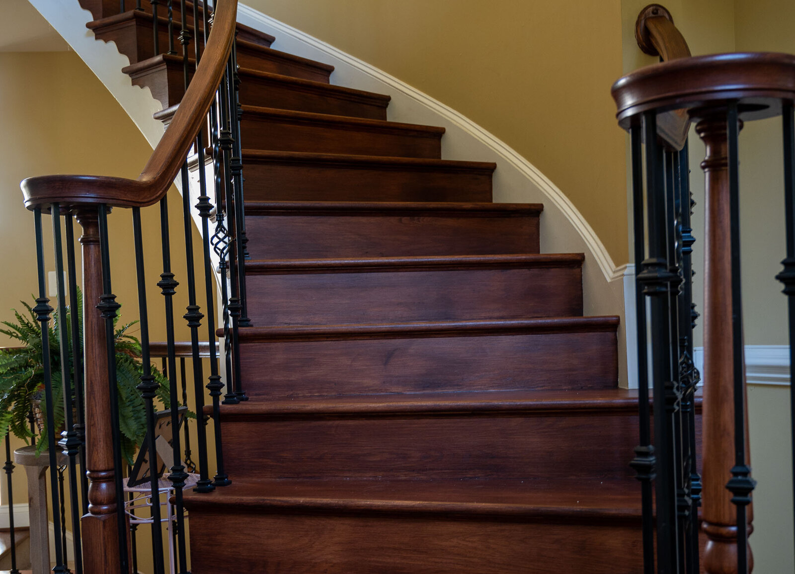 grand-staircase-boudoir