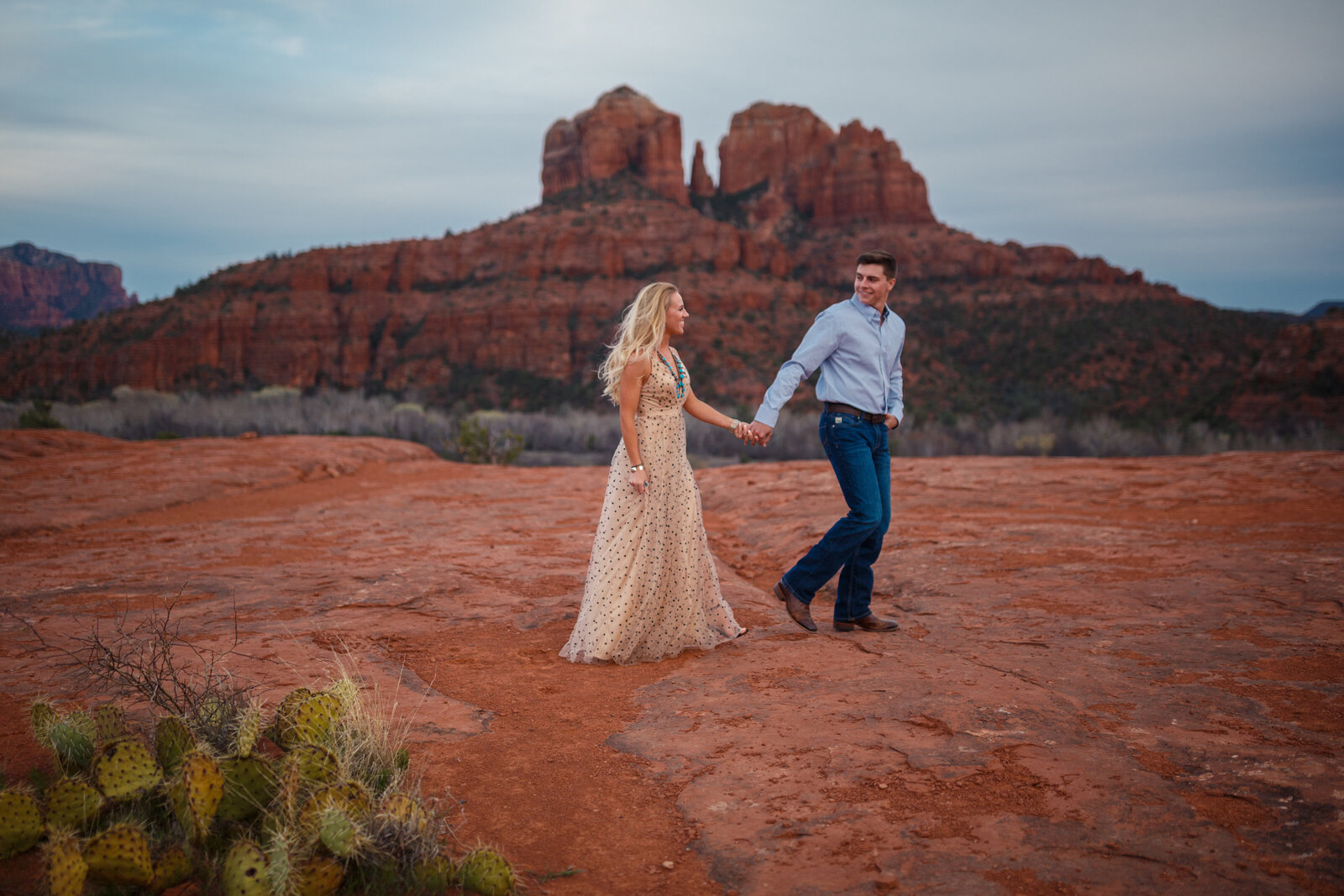 cathedral rock view in sedona for couples photos
