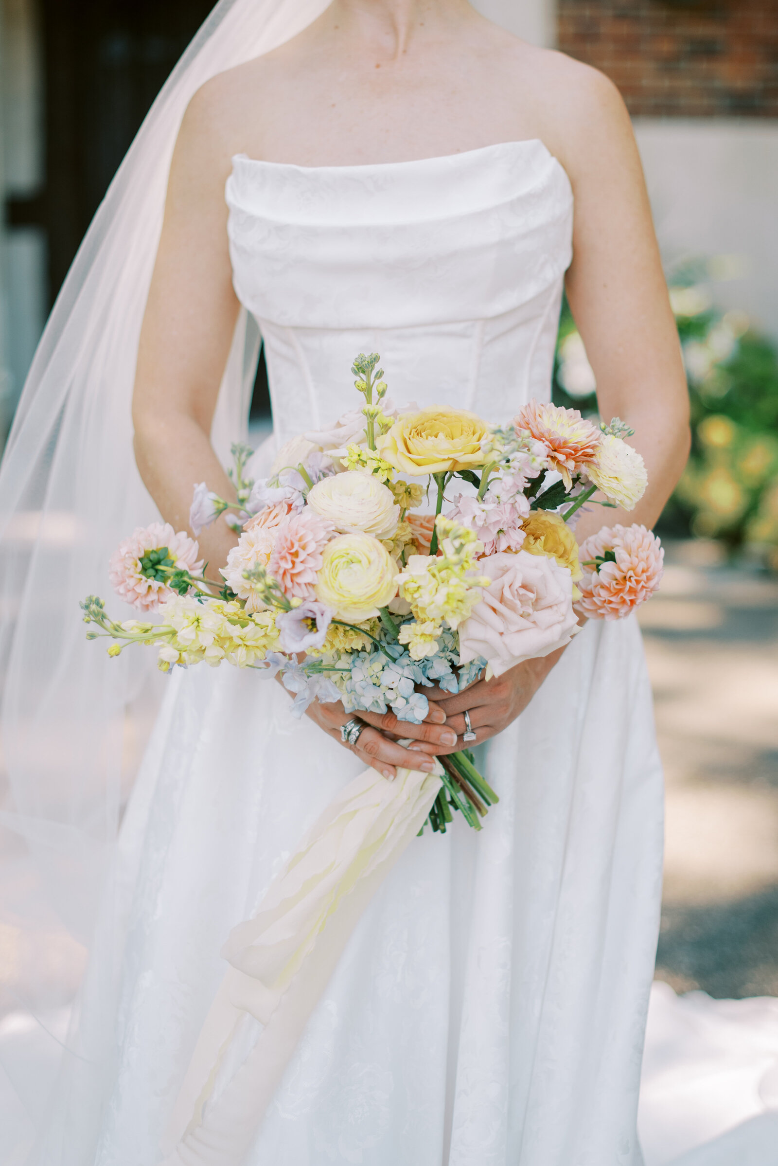 sarah-elizabeth-studio-ohio-wedding-photographer-pinecroft-heirloom-designs-editorial-25