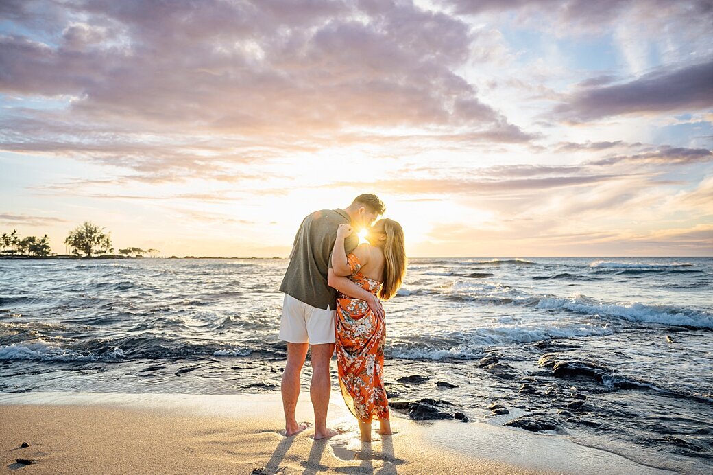 big-island-sunset-engagement-photos-in-hawaii