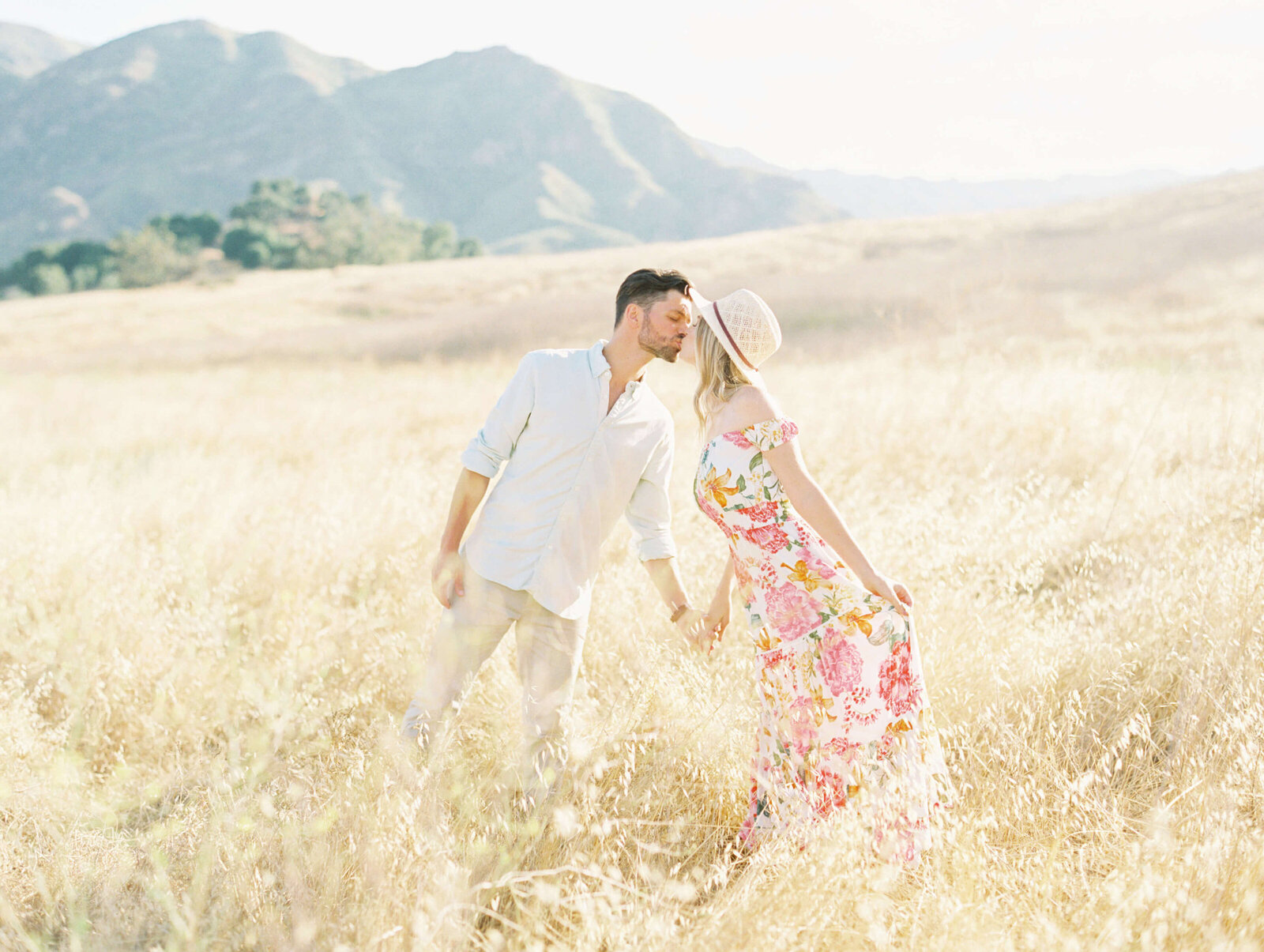 Lisa-Leanne-Photography_romantic-summer-california-engagement_destination-wedding-photographer_southern-california-wedding-photographer_1