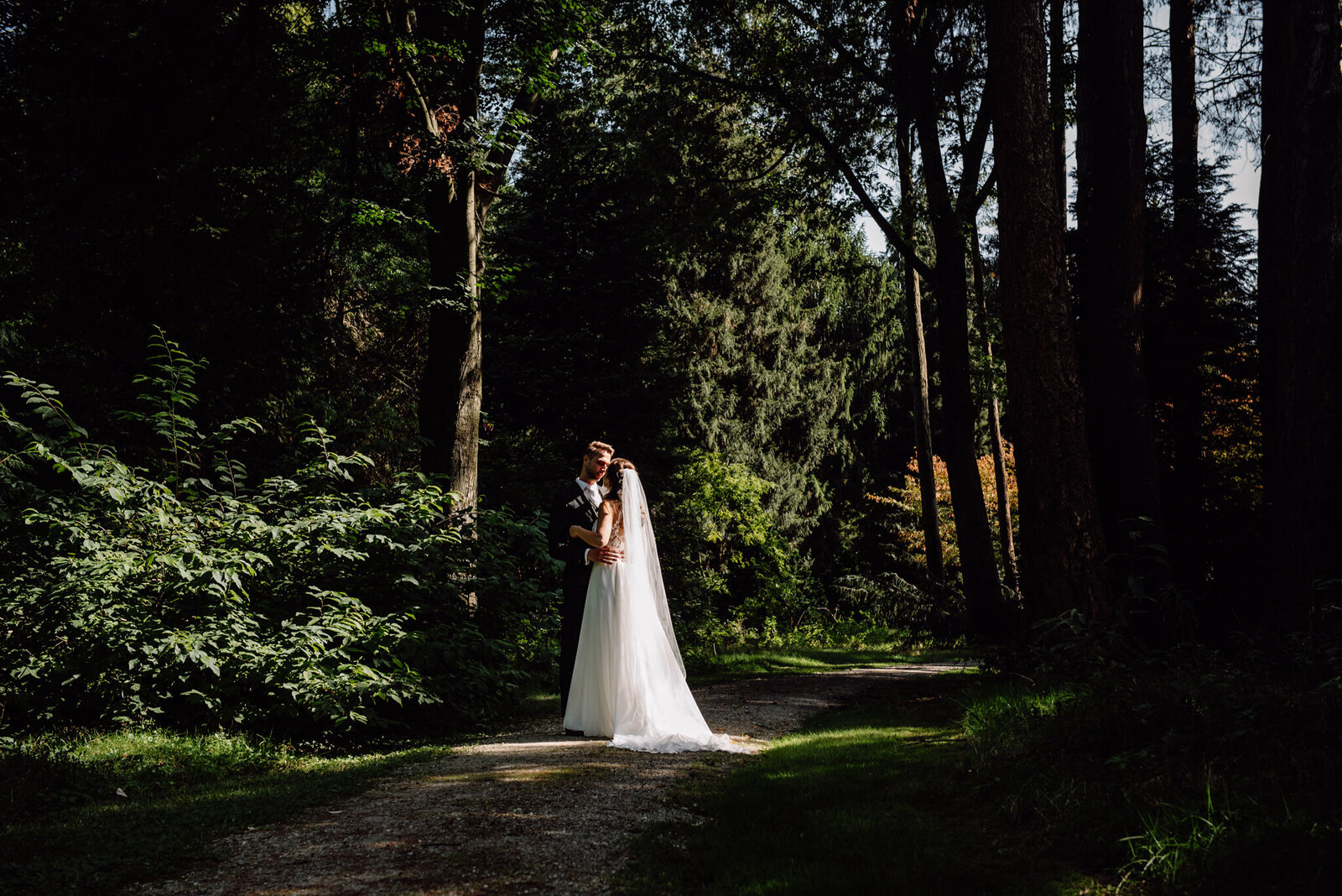 Bruidsfotograaf Doorn Jachthuis Beukenrode natuur sfeer - Annick van Geel Fotografie -18