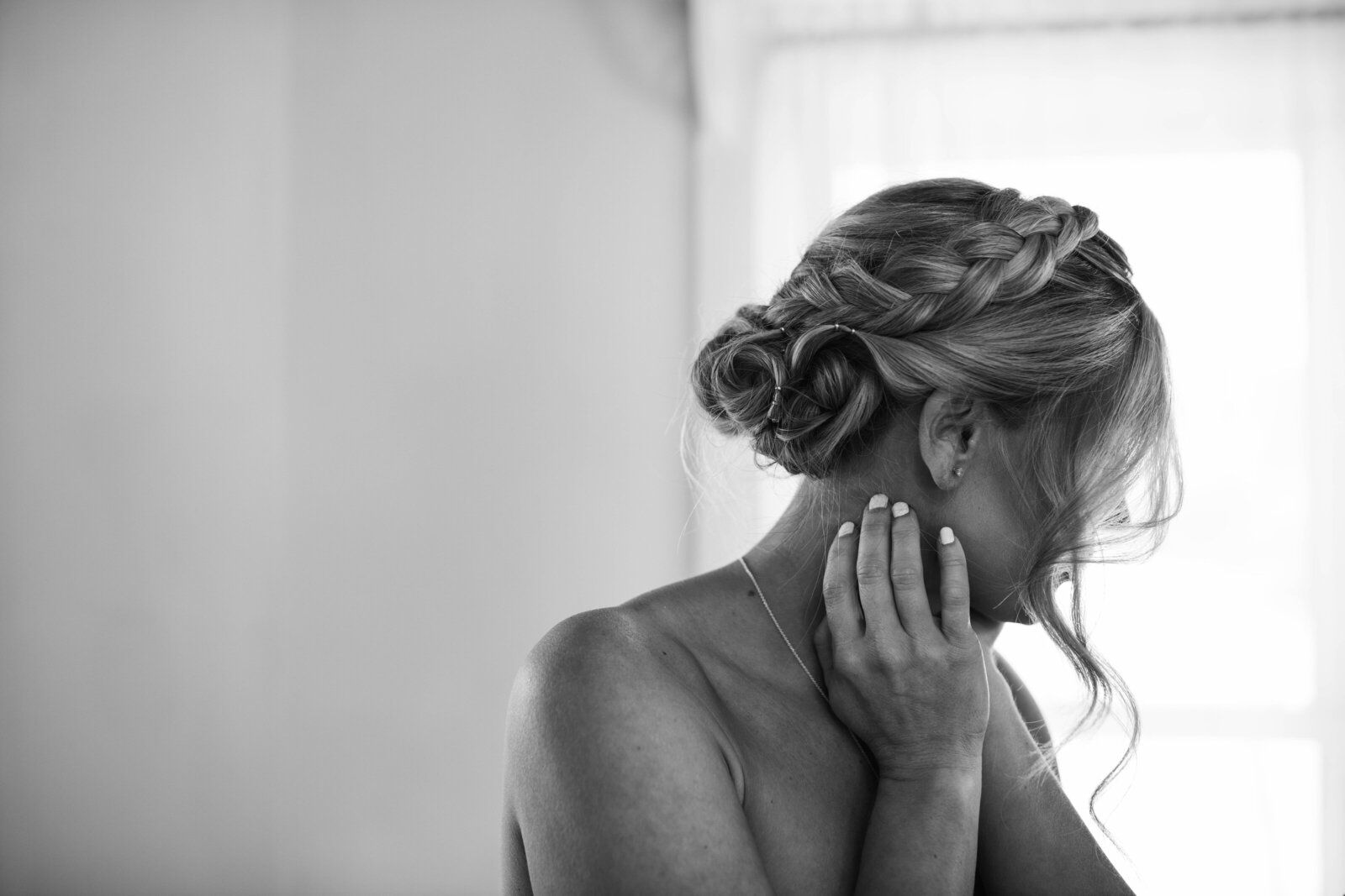 getting ready photo of Knoxville bride by Jaimie Renee