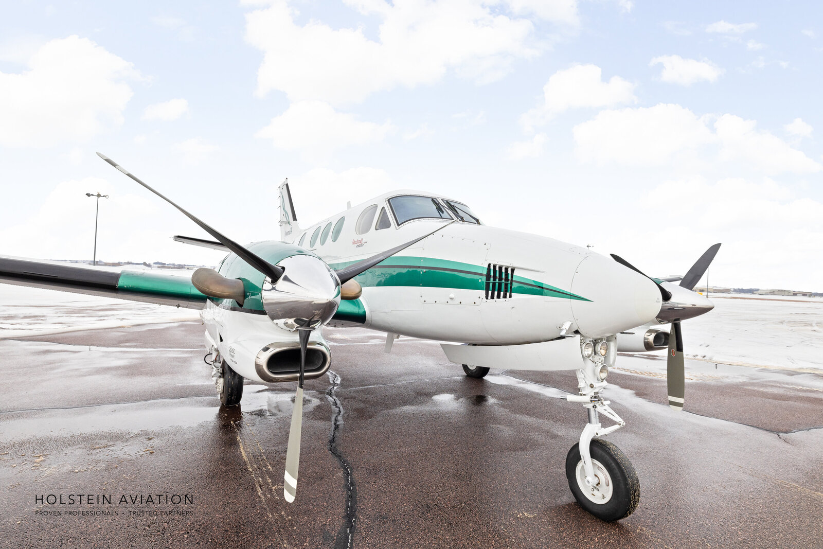 KingAir C90B Watermark-24