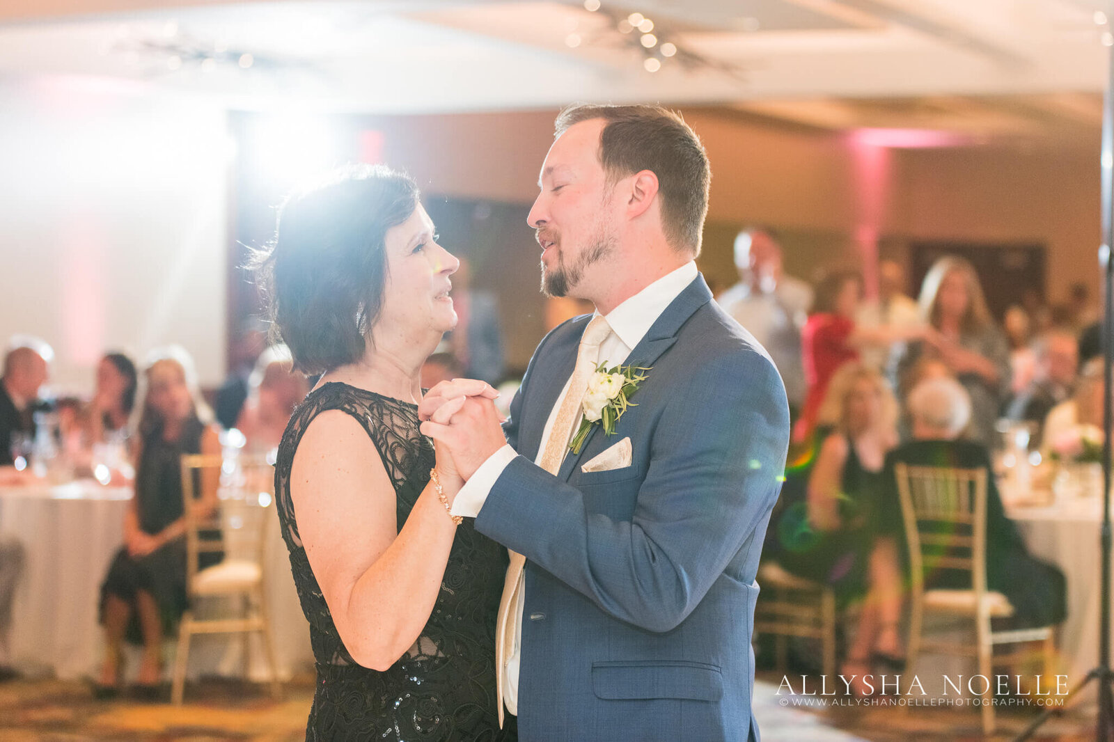 Wedding-at-River-Club-of-Mequon-870