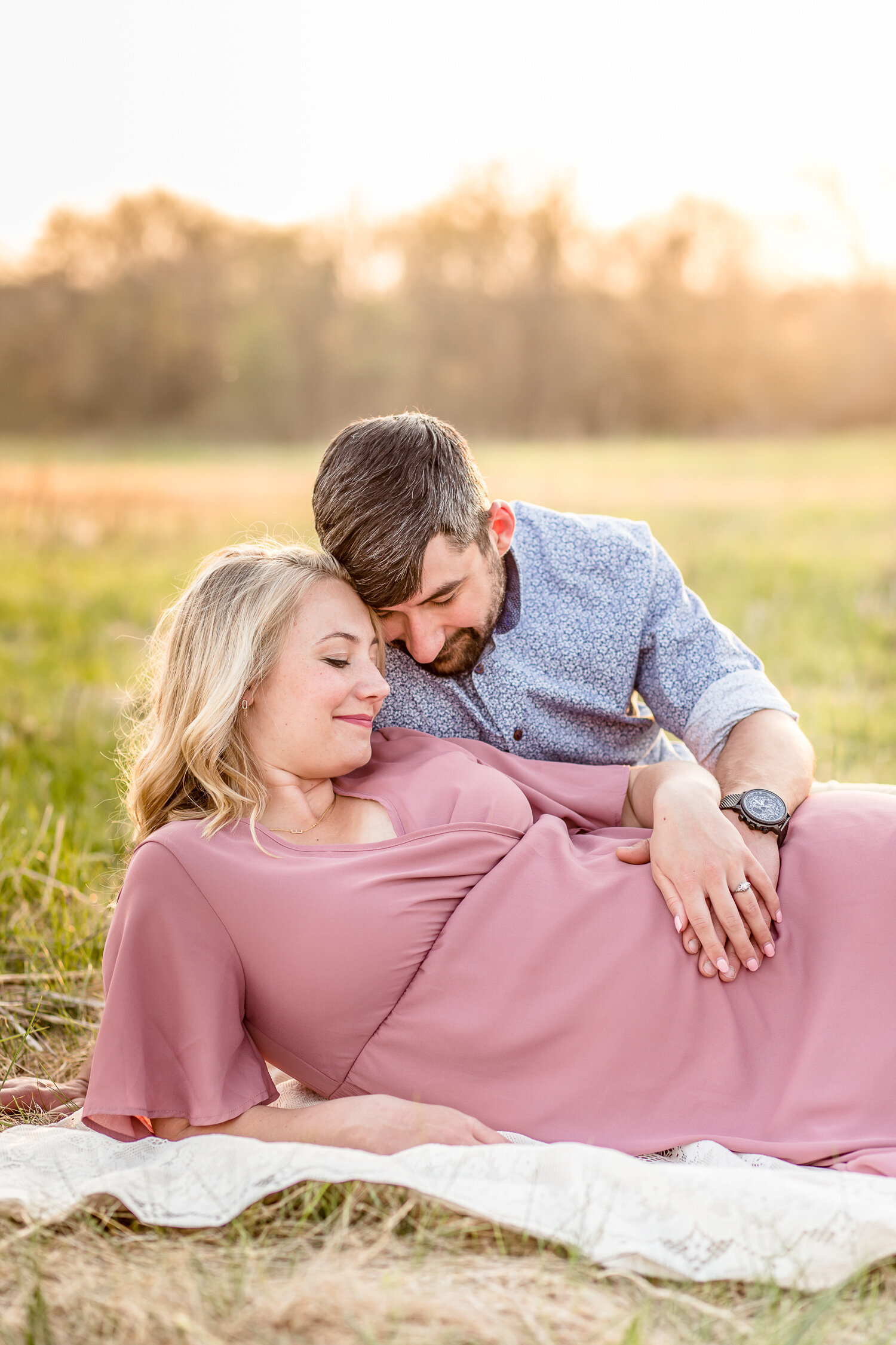 Outdoor_maternity_photography_session_Louisville_KY_photographer-5