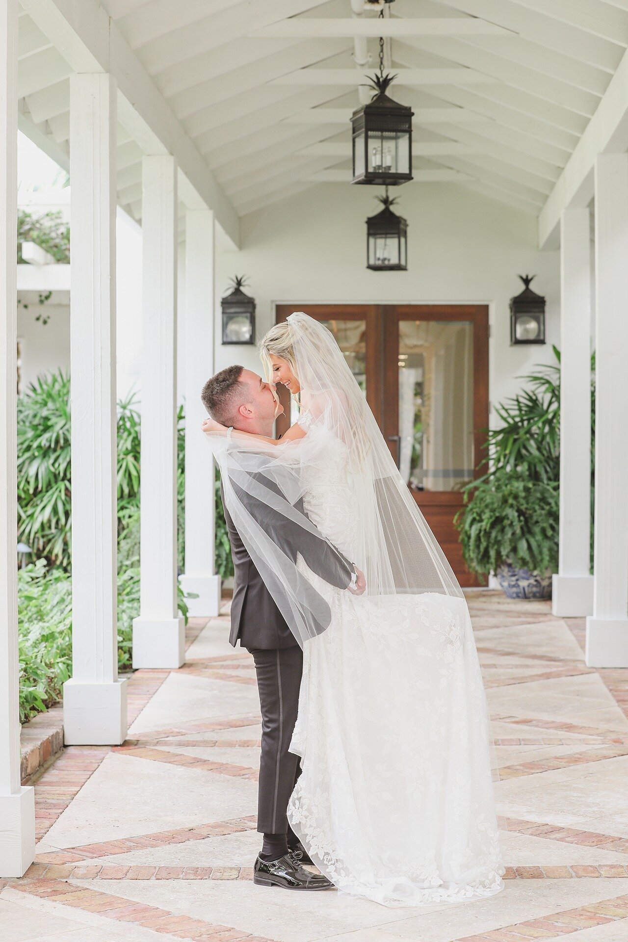 bride-groom-pelican-club-wedding-4