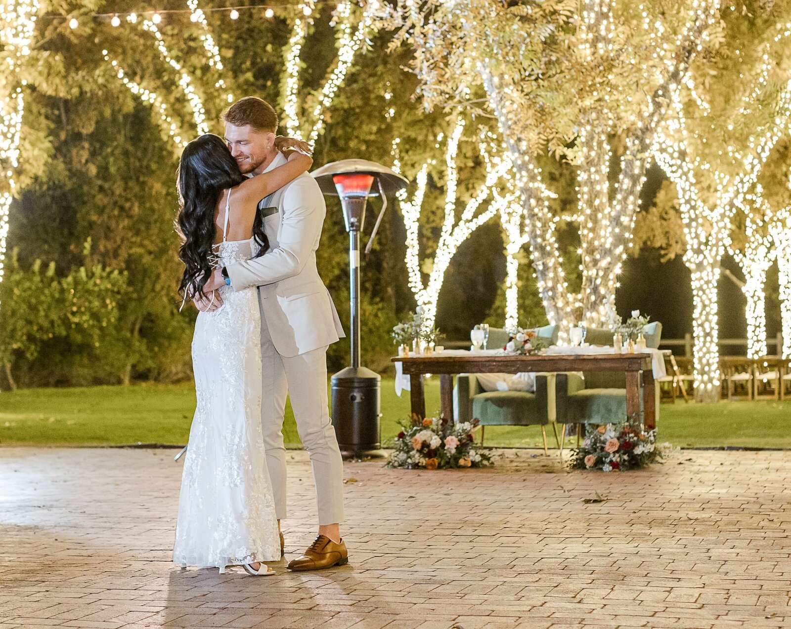 Phoenix-Wedding-Photographer-and-Videographer-Venue-at-the-Grove-ClaWed-1551