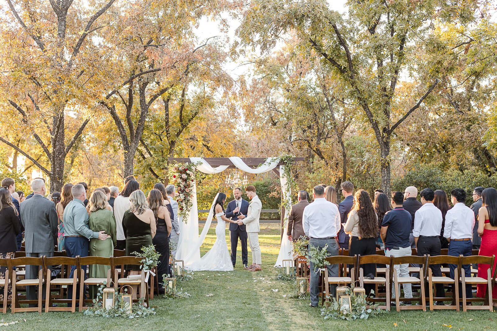 Phoenix-Wedding-Photographer-and-Videographer-Venue-at-the-Grove-ClaWed-1441