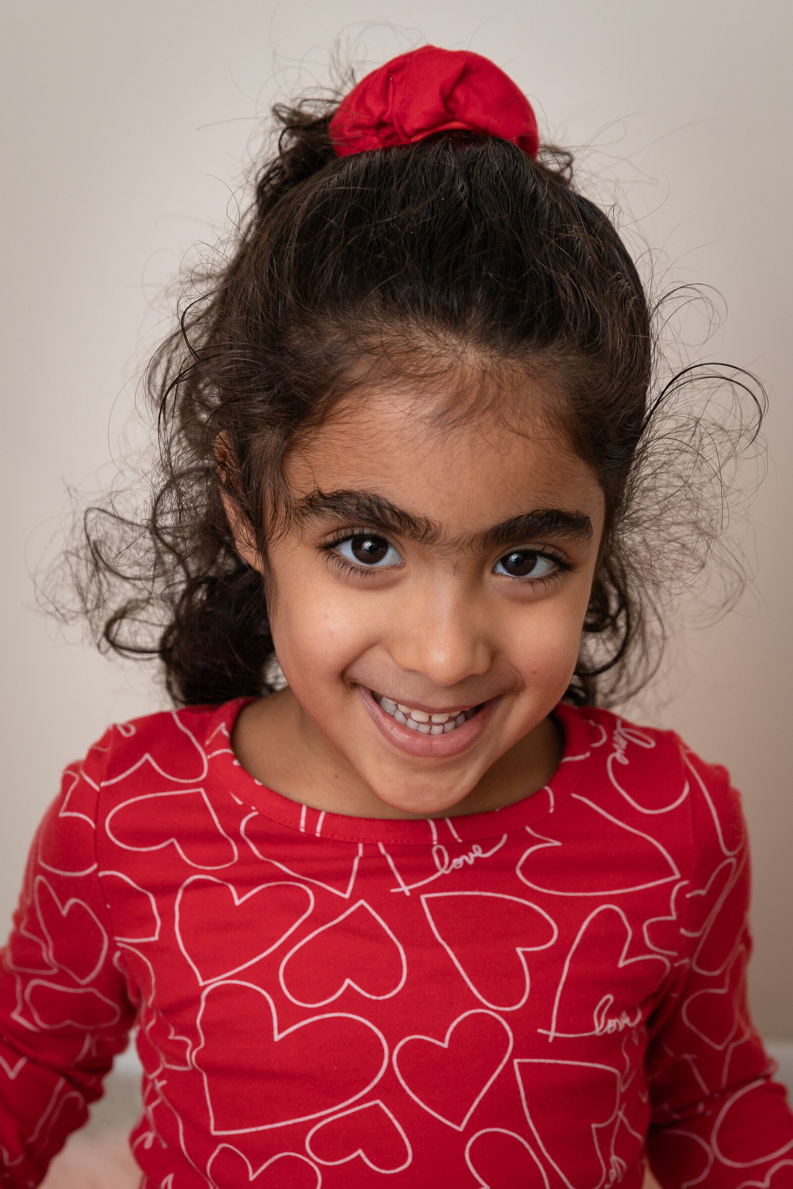 grinning-girl-morristown-nj-family-photographers