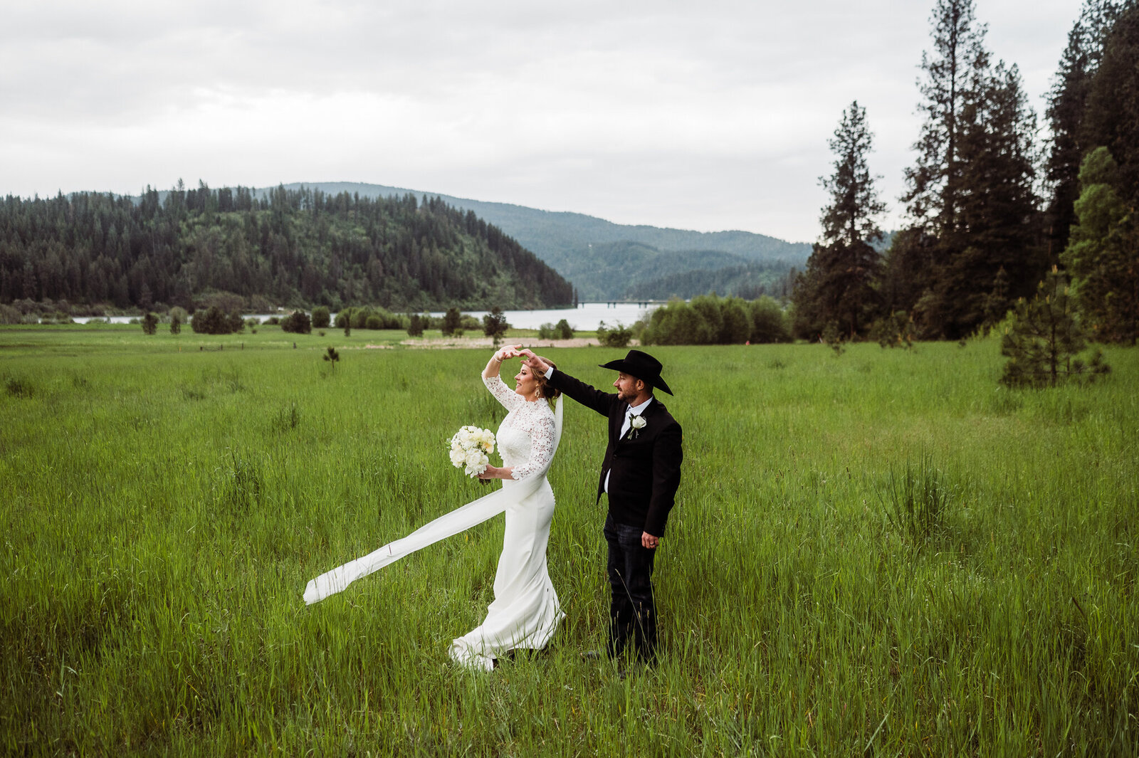 Elevations Floral | North Idaho Elopements | Pacific Northwest Elopement | Mountain Elopement |Jenna Dowell.jpg3
