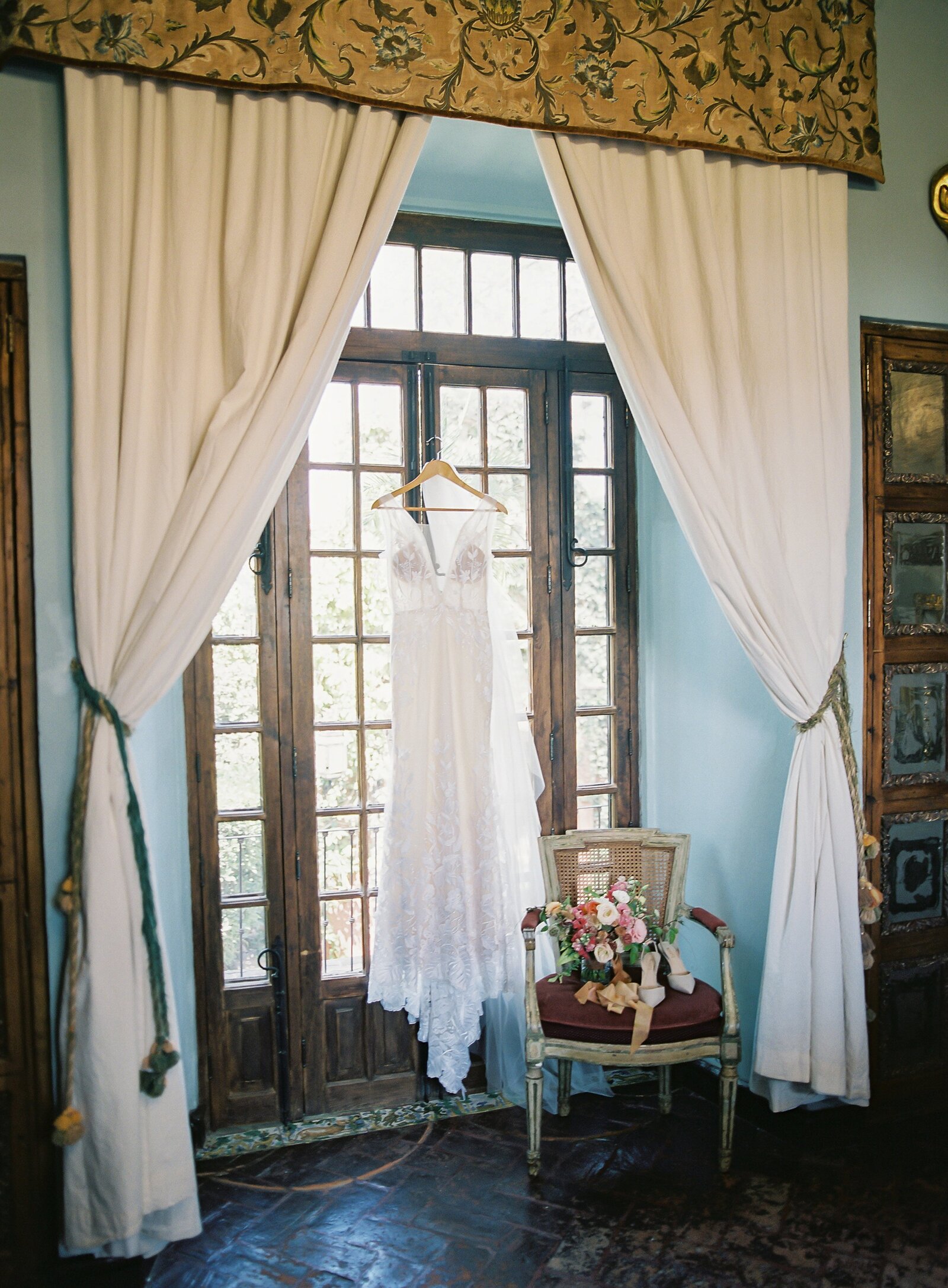 Vicki Grafton Photography Casa Hyder San Miguel de Allende Luxury Fine aRT Film Wedding Martha Stewart Bride Destination 10