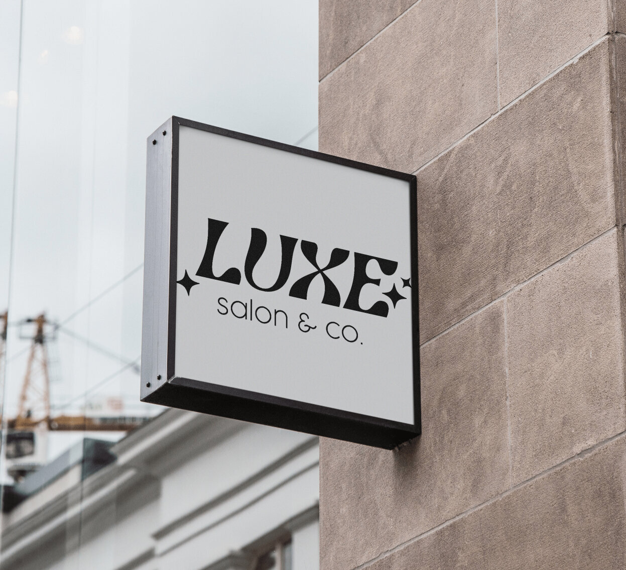 square-sign-mockup-6313eeab351c272e842b2ff9@2x