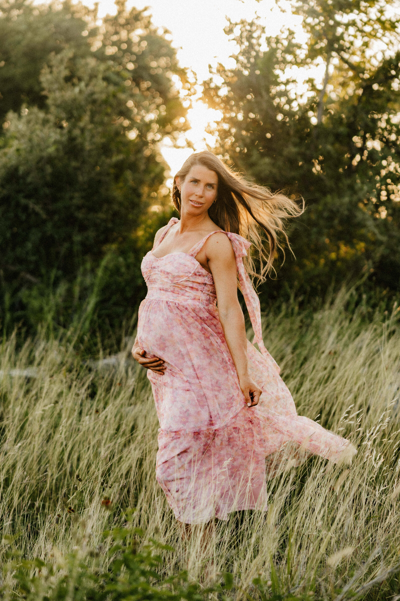 golden-hour-maternity-session