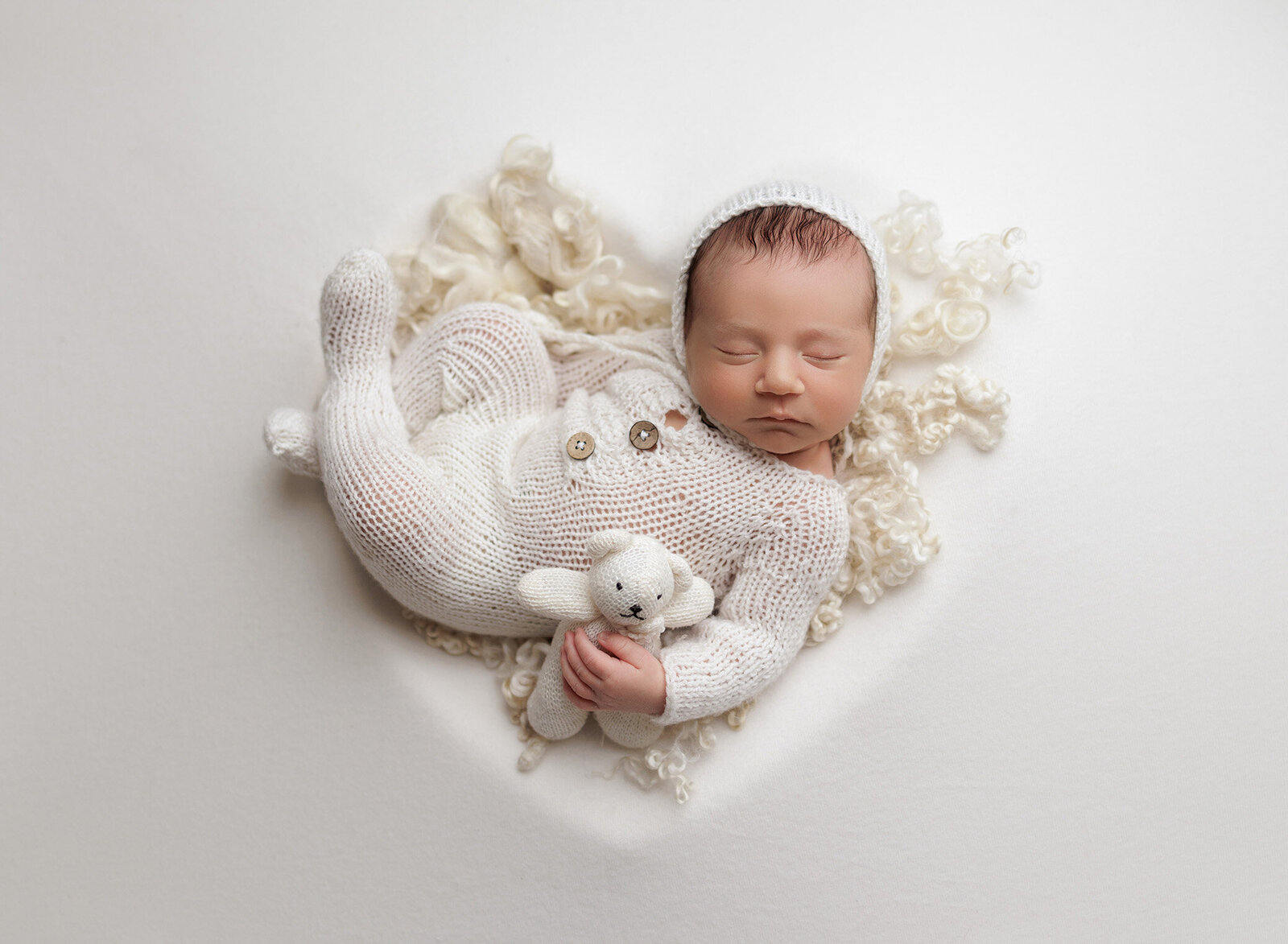 irvine-newborn-photographer-heartbowl