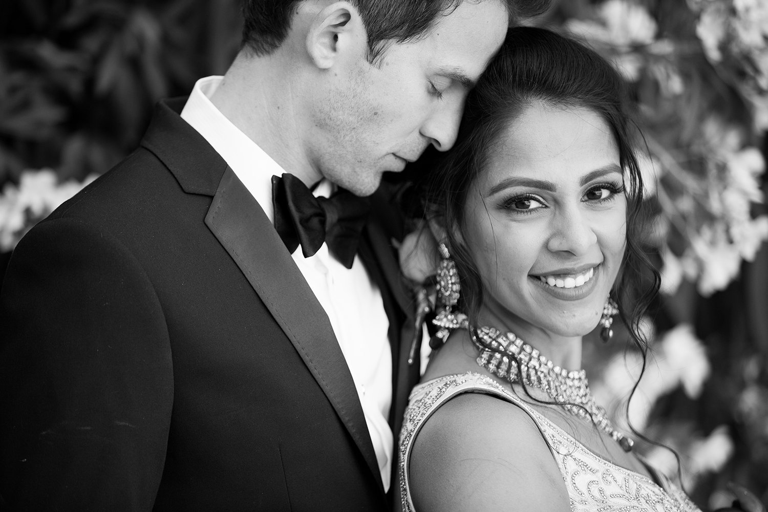 Nice black and white portrait of Indan bride and groom