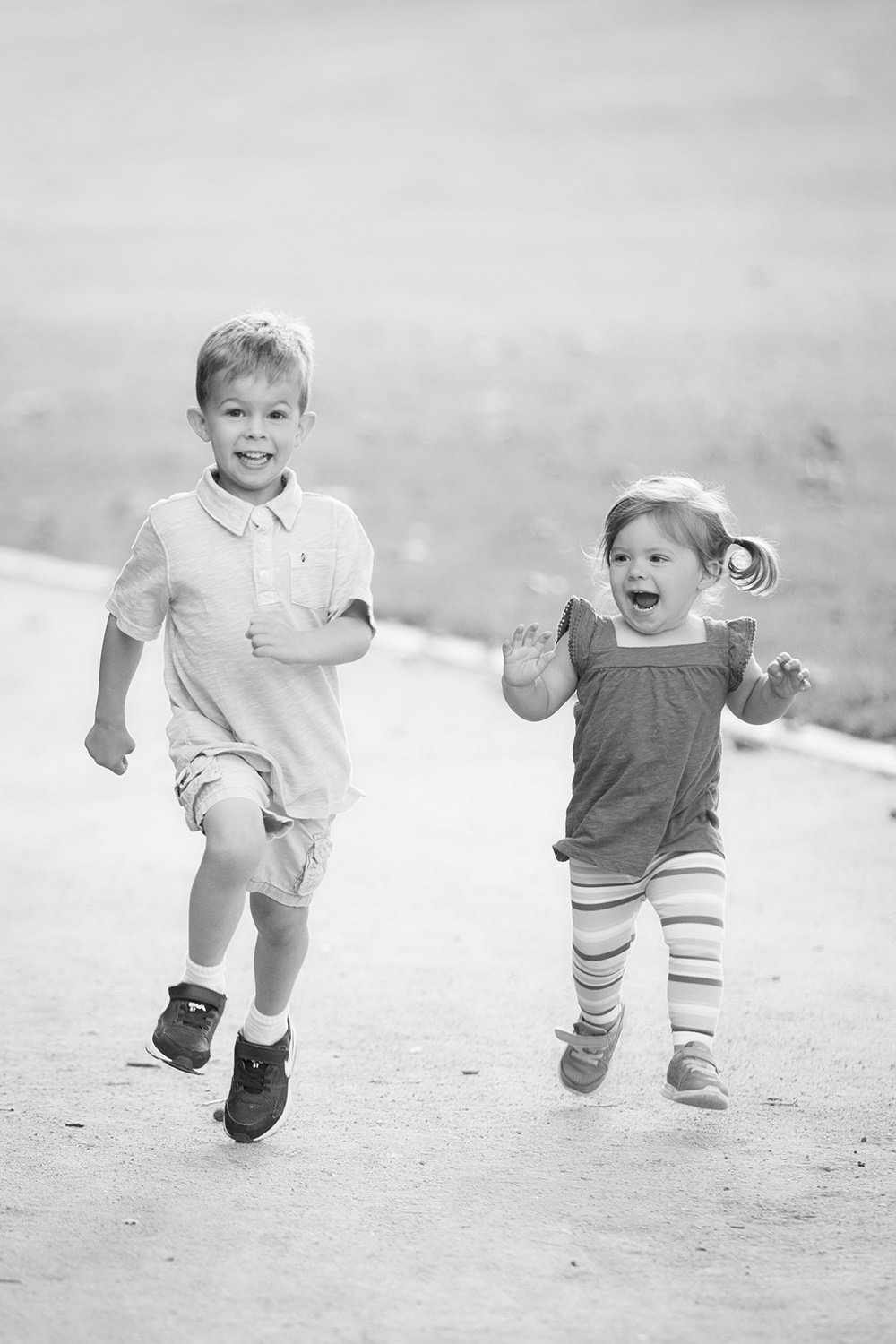 san diego family photography | kids running black and white