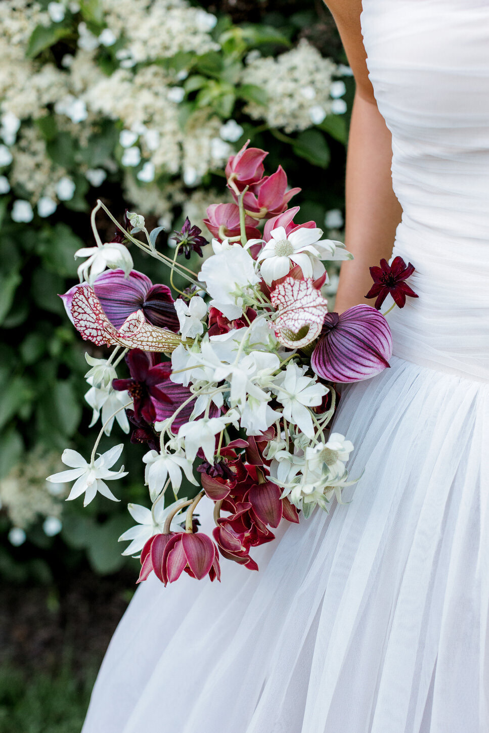 bride-bouquet-purple-pink-white