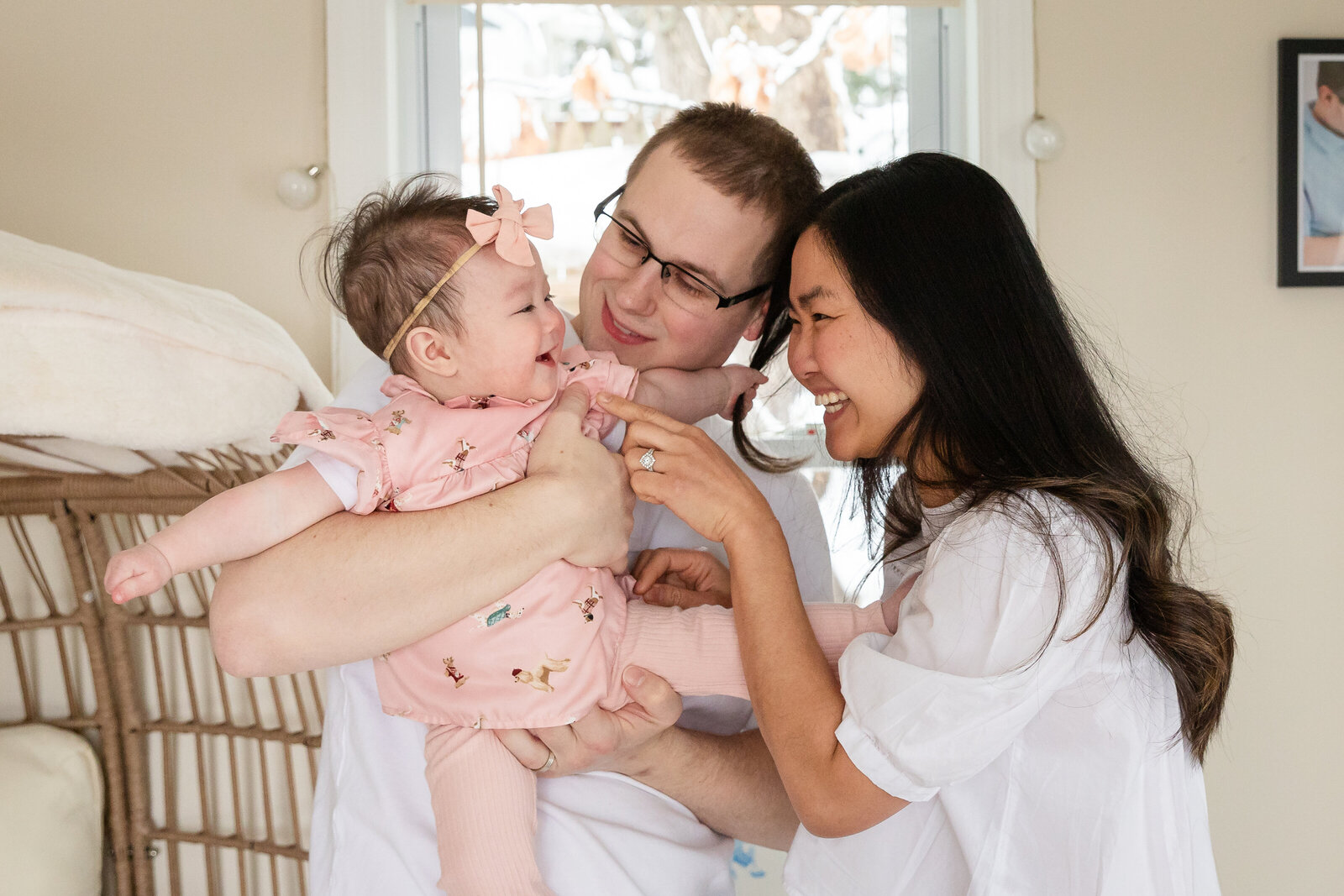 laughing-family-photo-west-orange-new-jersey-family-photographers