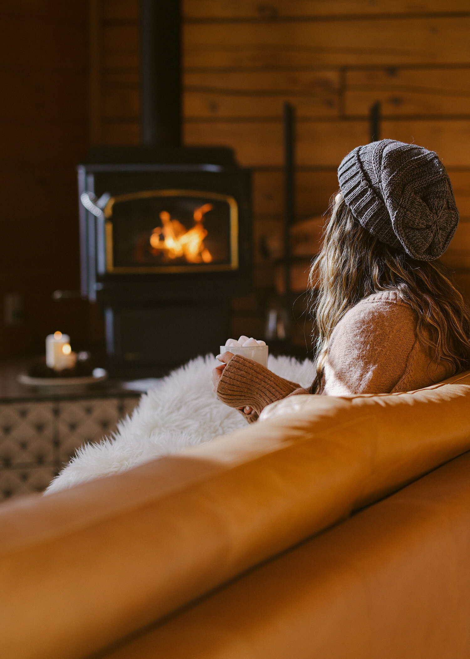 Lifestyle experience Airbnb photographer based in San Diego California and works with brands and short term rentals all over. Experience driven storytelling photography with people.