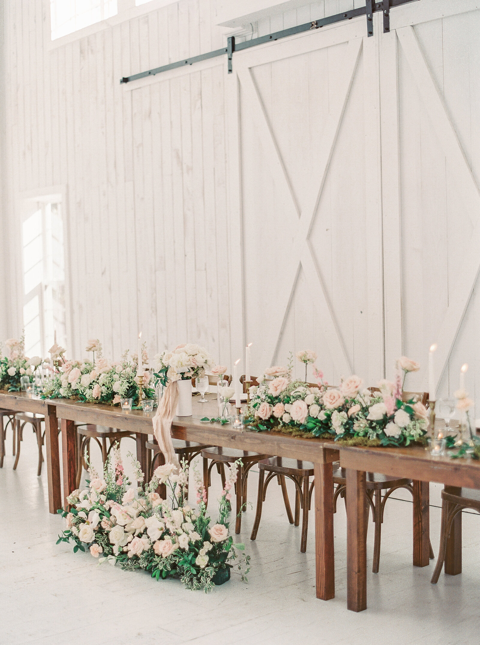 White Sparrow Barn_Lindsay and Scott_Madeline Trent Photography-0119