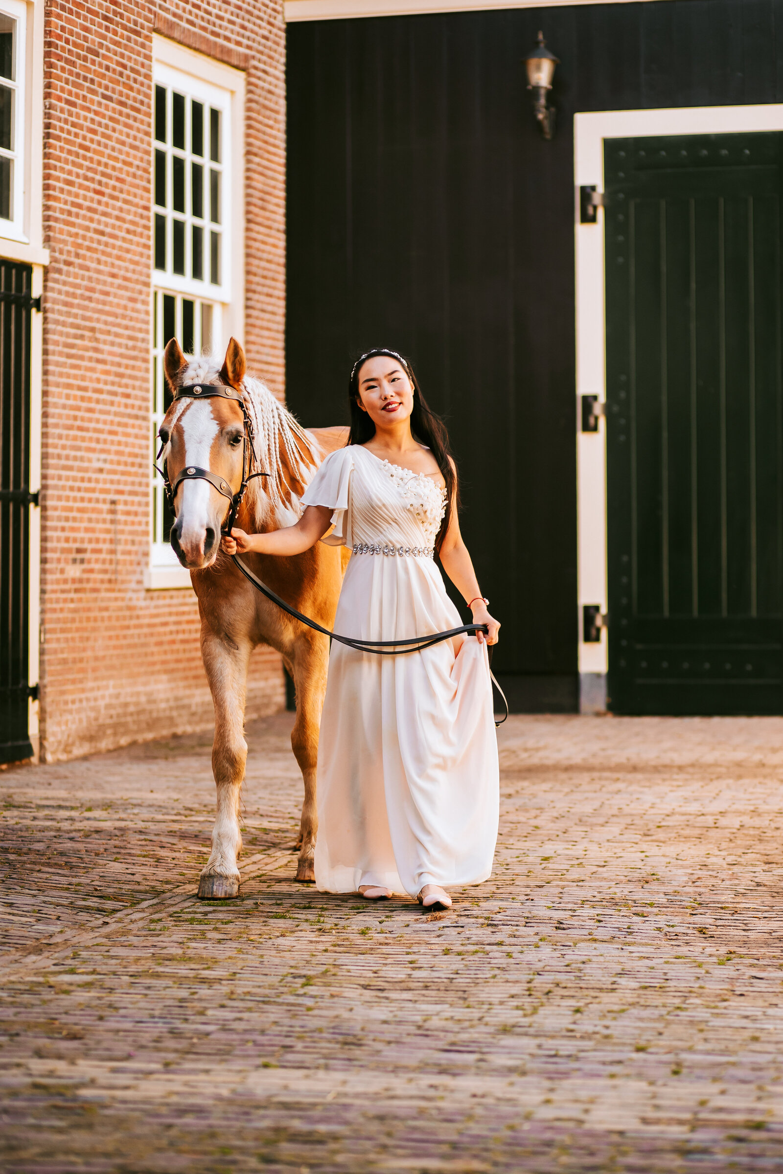 Woman-in-dress-with-haflinger