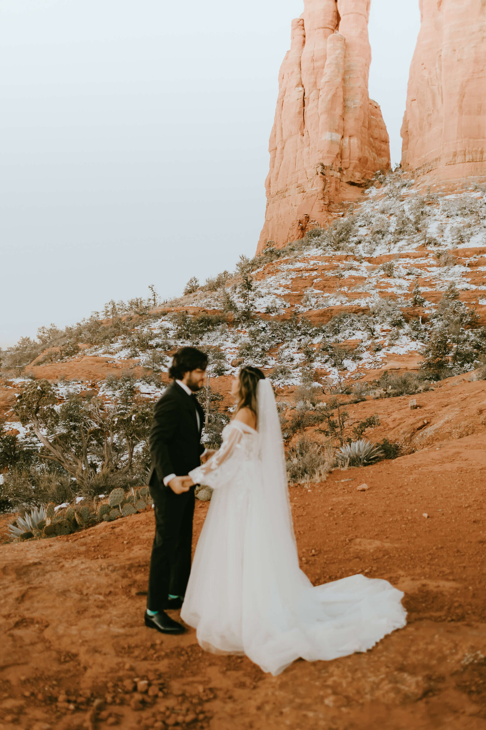 Cathedral-Rock-Elopement-Sedona-OliviaHopePhotography--6