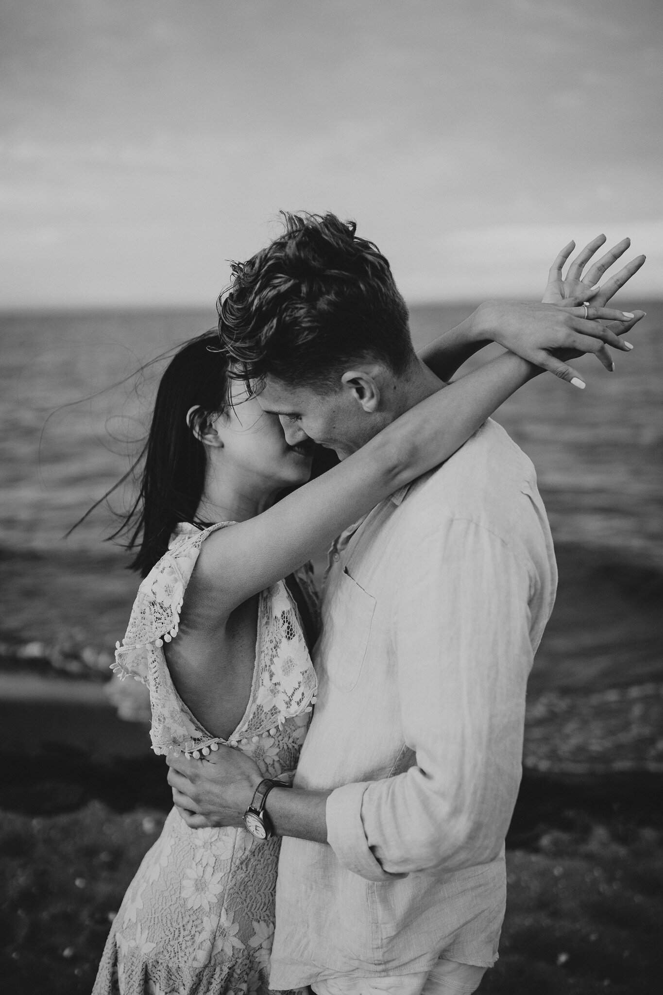 the-godards-young-love-beach-engagement-442