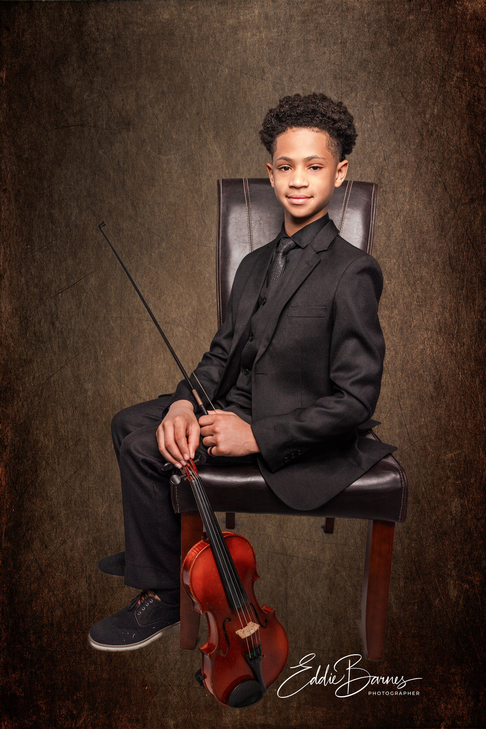 boy with Violin in studio
