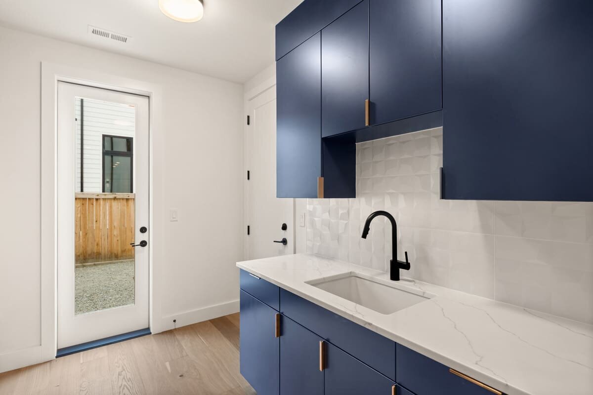 Livingston-Custom-Homes-West-Kelowna-Spec-Build-Laundry-Access