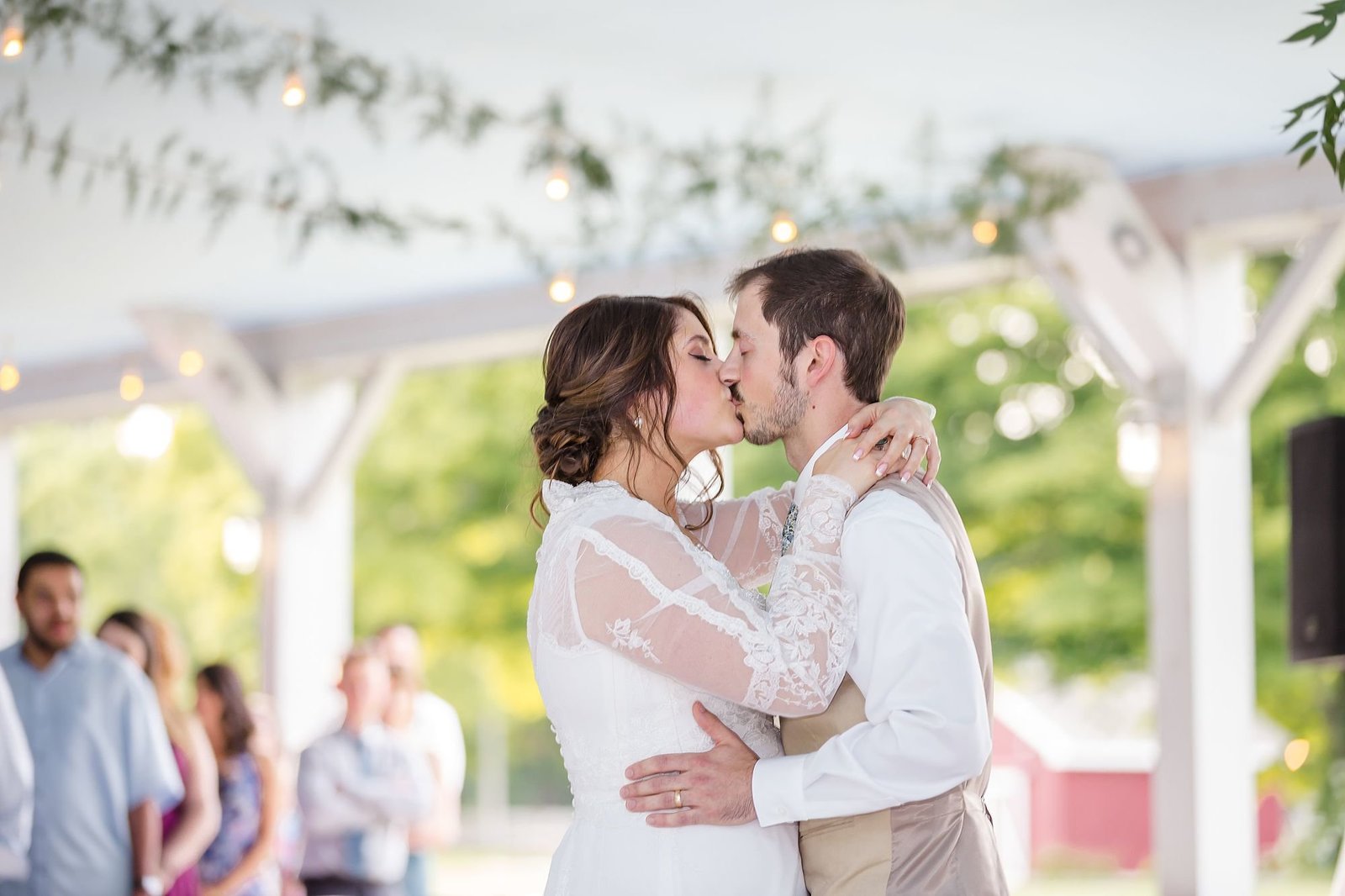 parmelee-farms-summer-wedding_1201