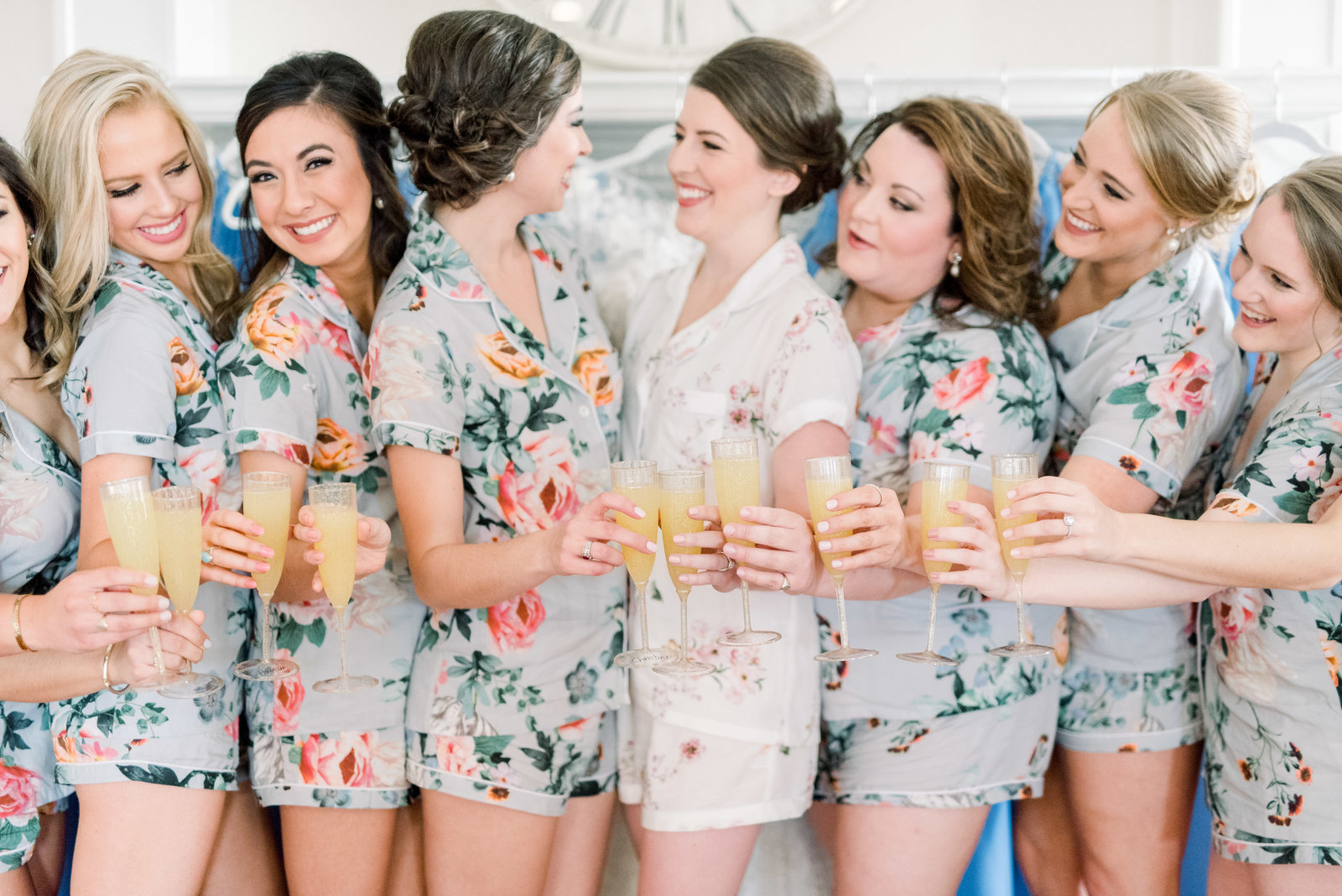 southern-blue-virginia-wedding-bridesmaids-robes-champagne-photo480