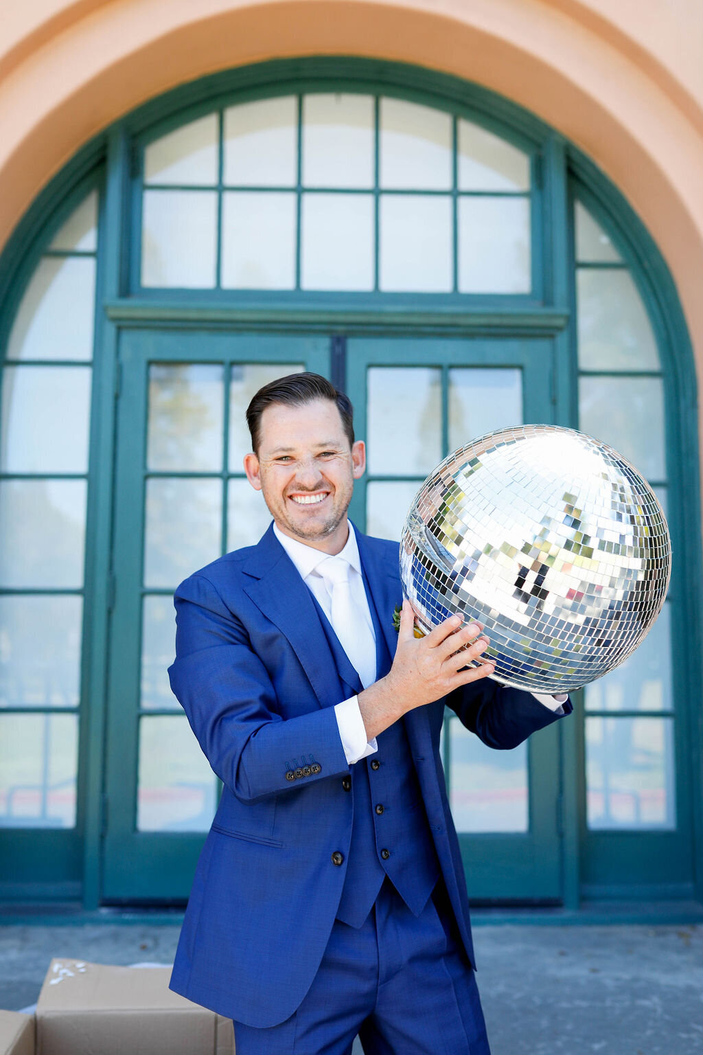 groom-suit-brick-wedding-san-diego-sarah-block-photography