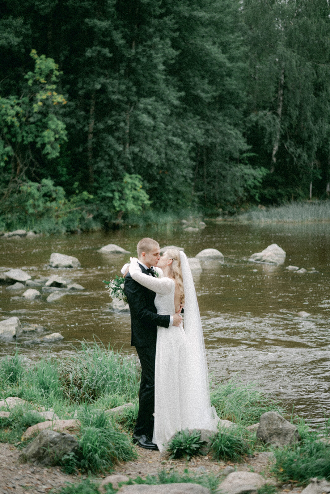 Wedding photo of an Intimate and romantic wedding  photography session in Porvoo by photographer Hannika Gabrielsson