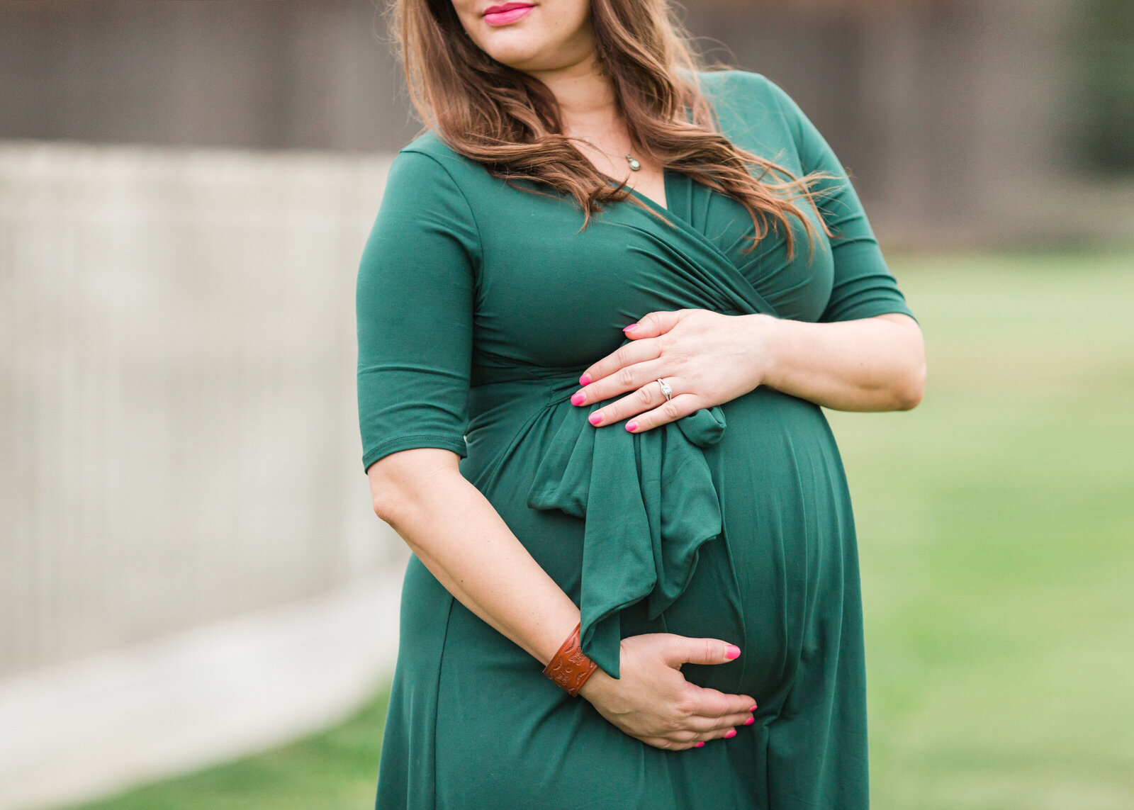 barn maternity photos at champoeg state park