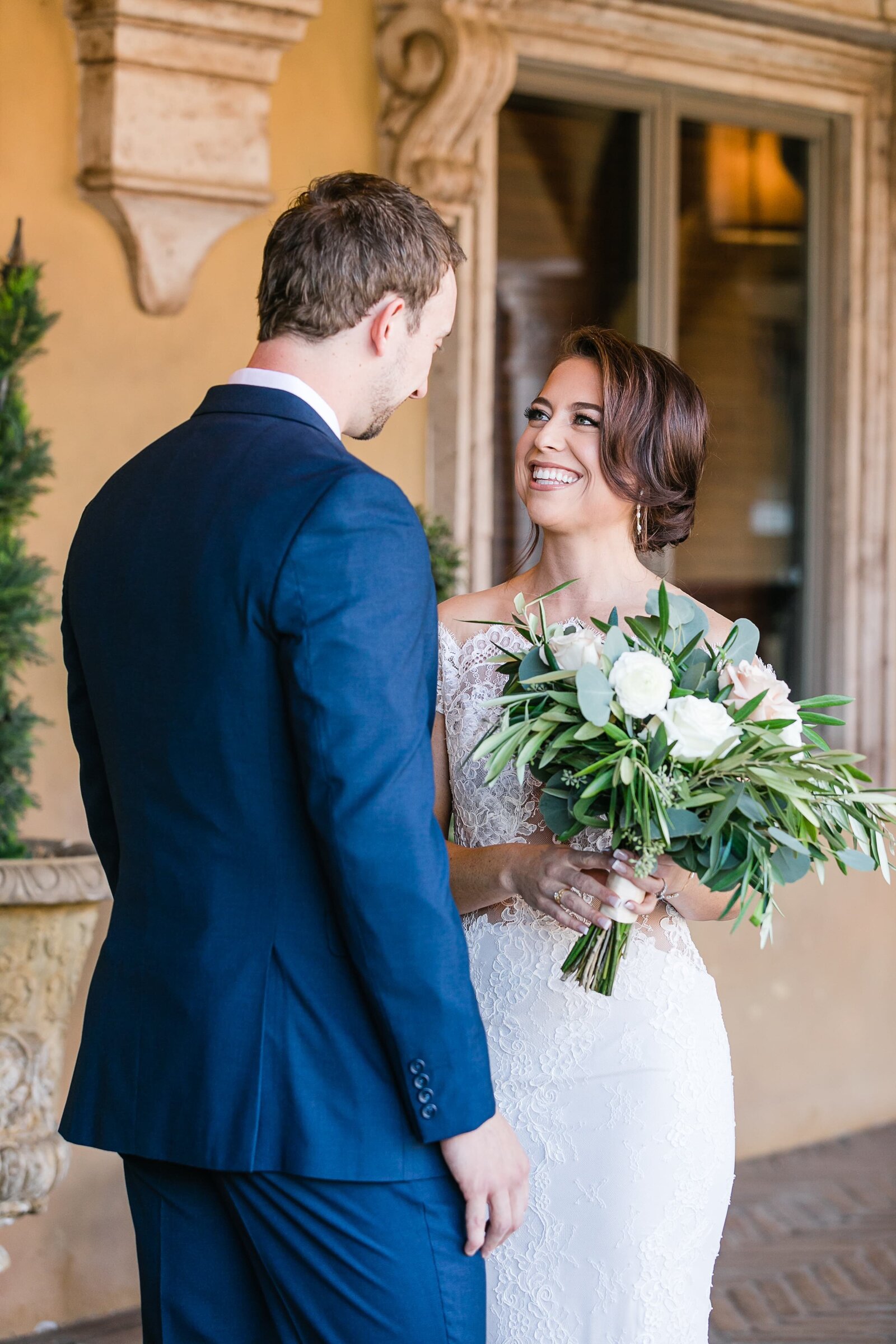 bride-and-groom-first-look-villa-siena