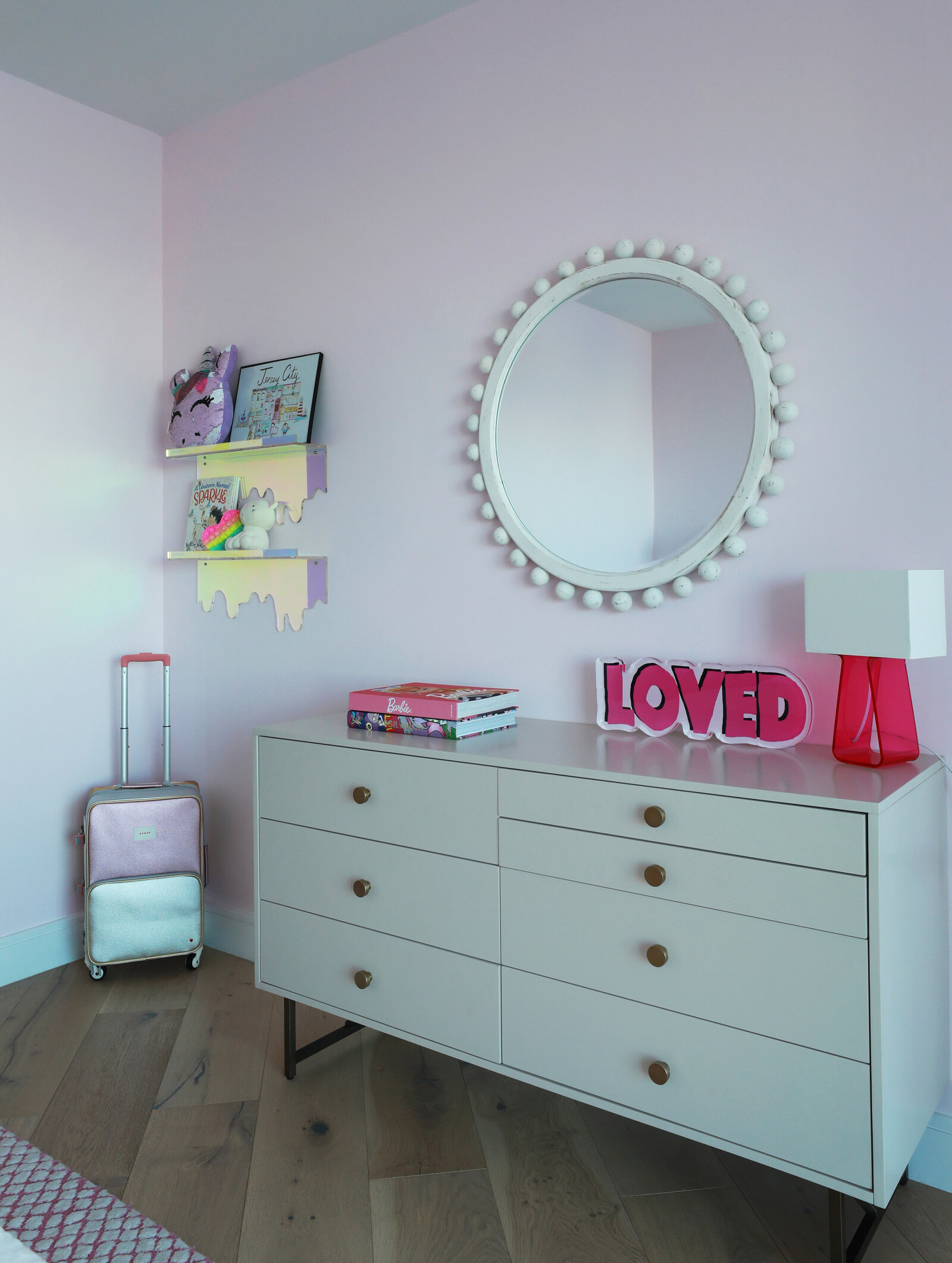 MODERN-LUXE-GIRLS-ROOM-WITH-POPS-OF-PINK