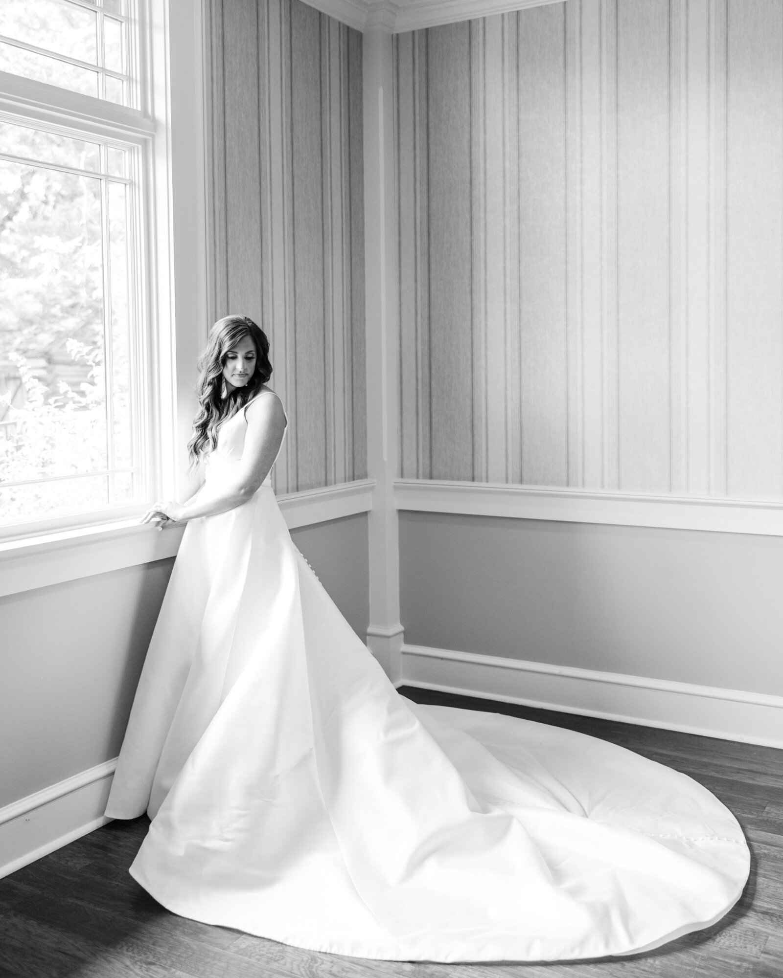 sarah-kate-and-thomas-wedding-bride-portrait-abby-bell-photography-alabama