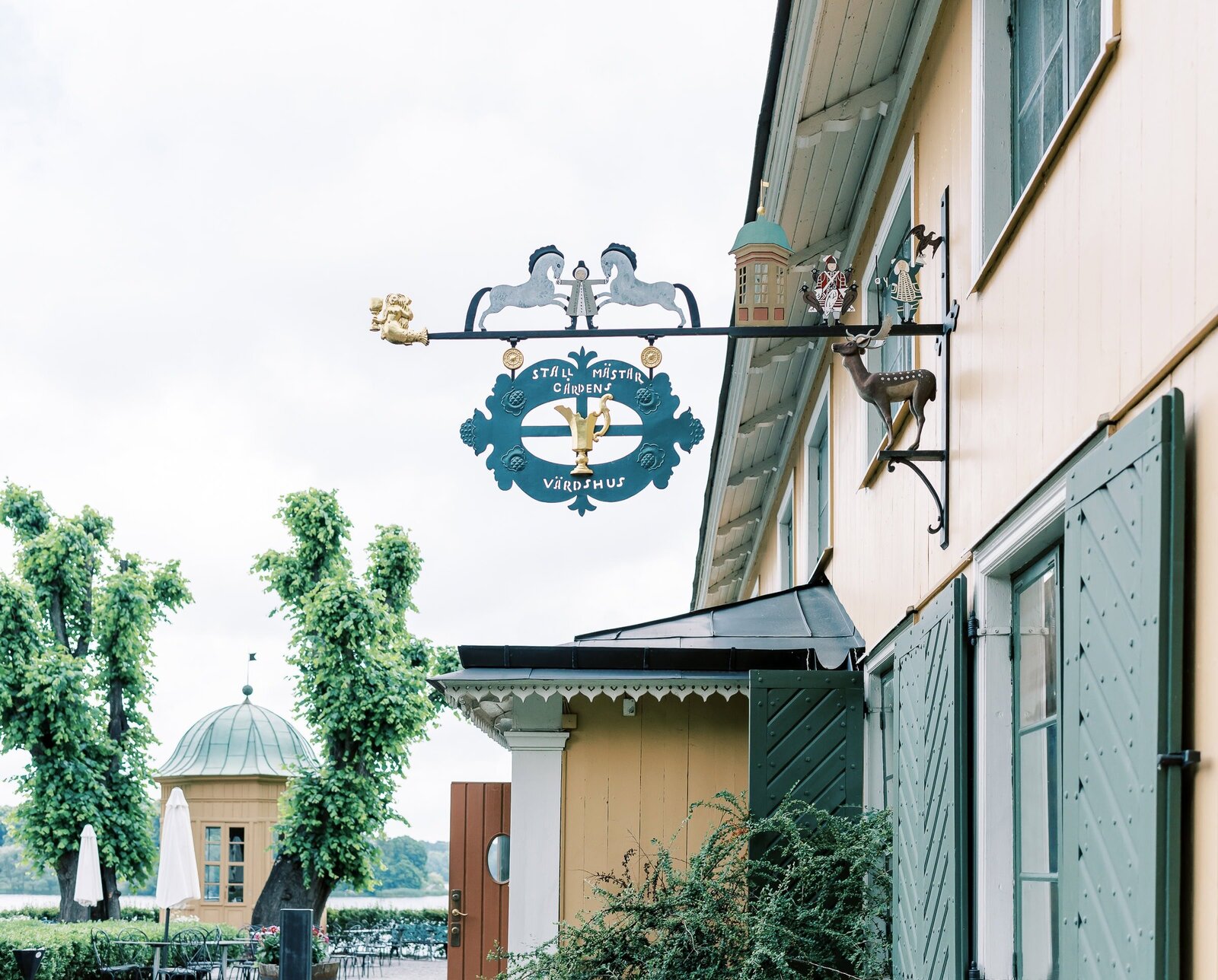 Destination Wedding Photographer Anna Lundgren in Stockholm Wedding at Stallmastaregarden Stockholm Sweden_01