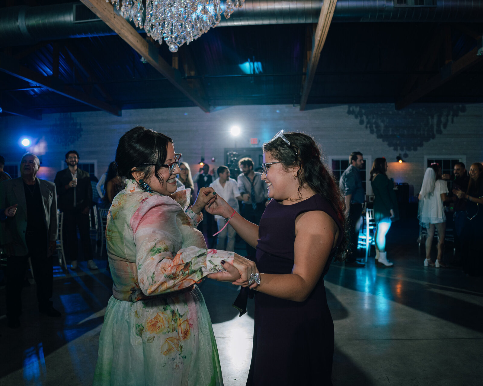 Saenz The Farmhouse KC Event Venue Wedding447