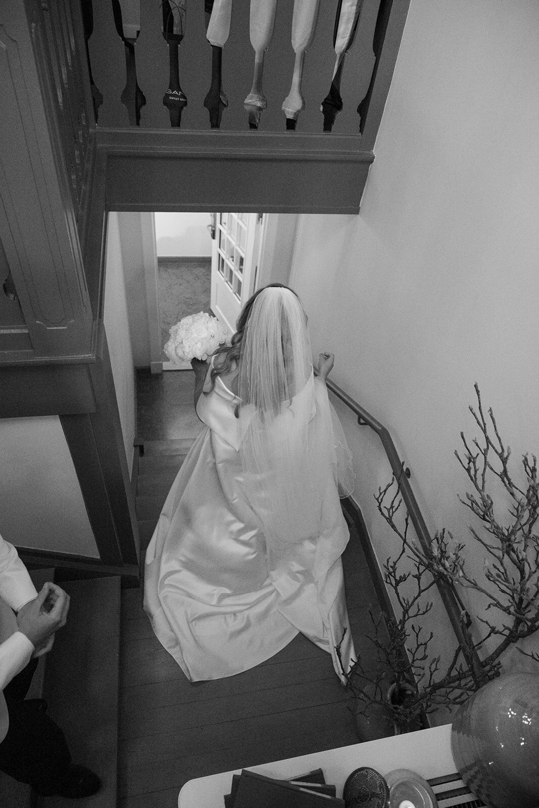 Destination Wedding Photographer in Stockholm Anna Lundgren Wedding at Vicotoriahuset at Norrvikens Tradgardar Bastad Skane Sweden_29